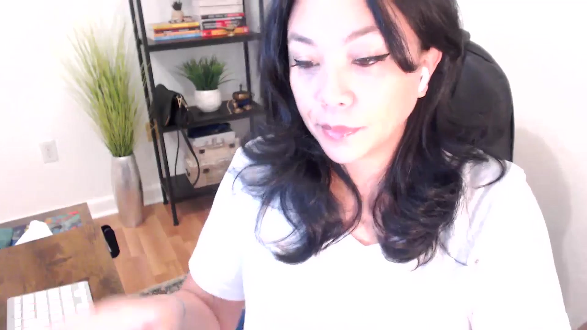 Gallery image thumbnail from MickaylaStar's myfreecams stream on, 02/03/2025, 19:07 image 2 of 20