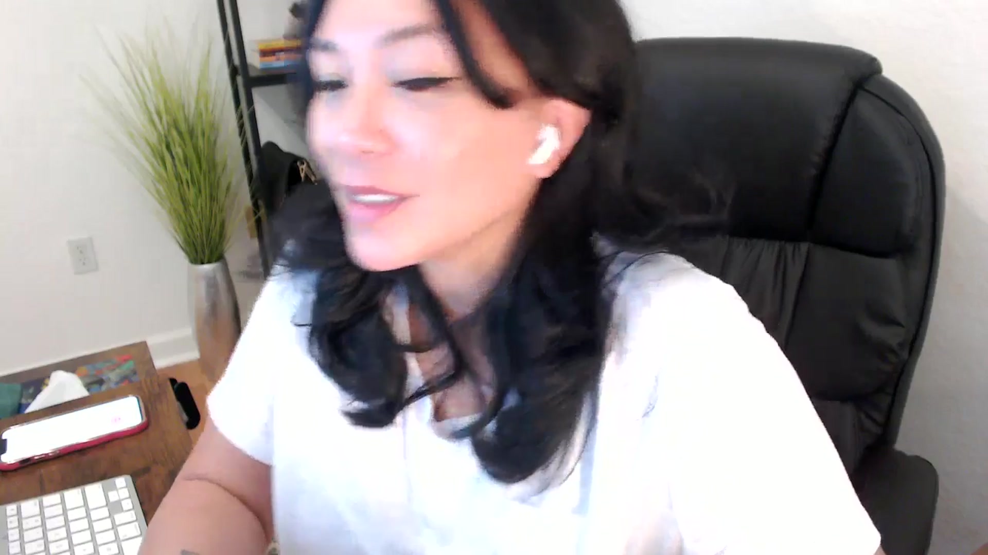 Gallery image thumbnail from MickaylaStar's myfreecams stream on, 02/03/2025, 19:20 image 4 of 20