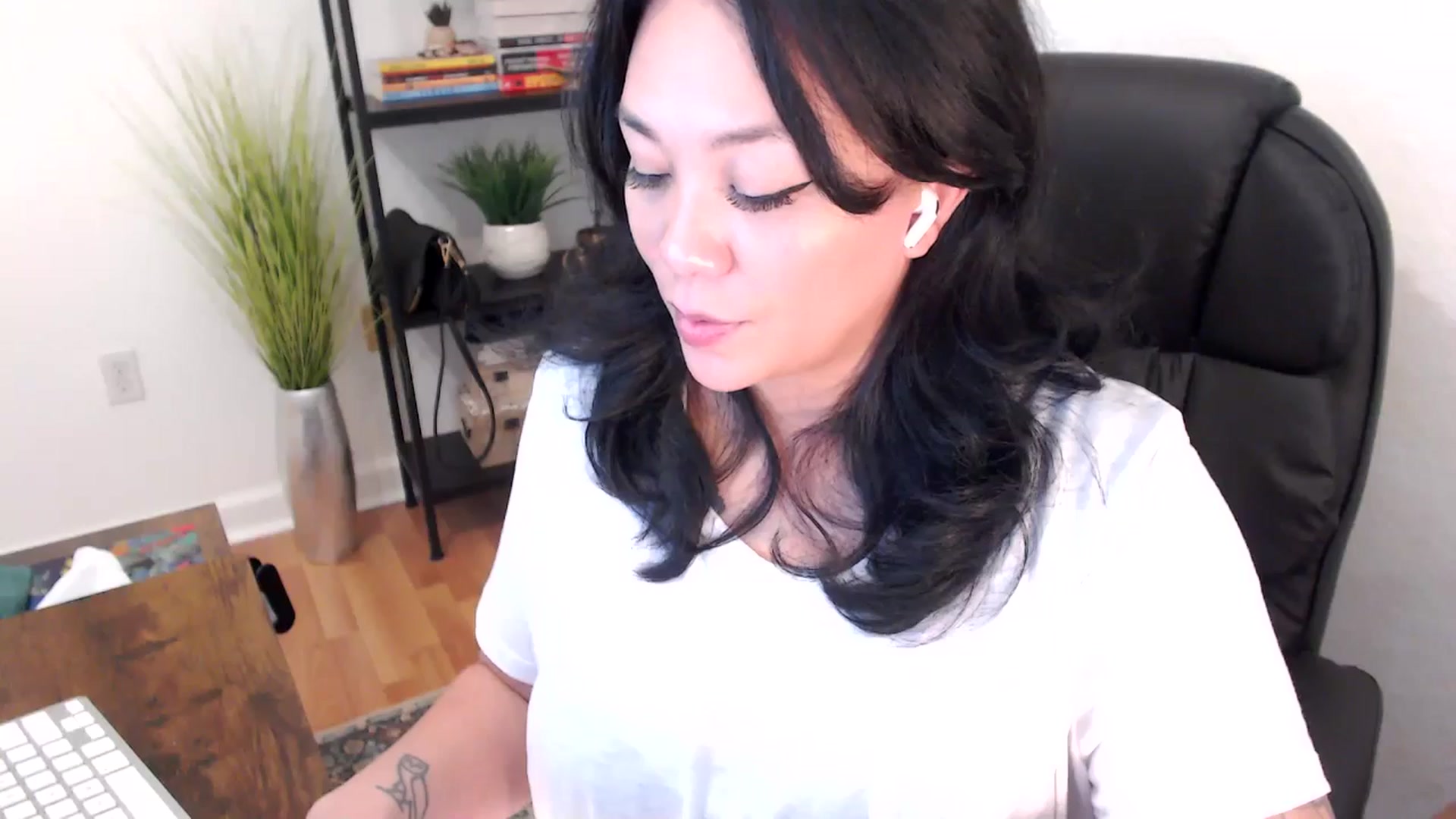 Gallery image thumbnail from MickaylaStar's myfreecams stream on, 02/03/2025, 19:20 image 7 of 20