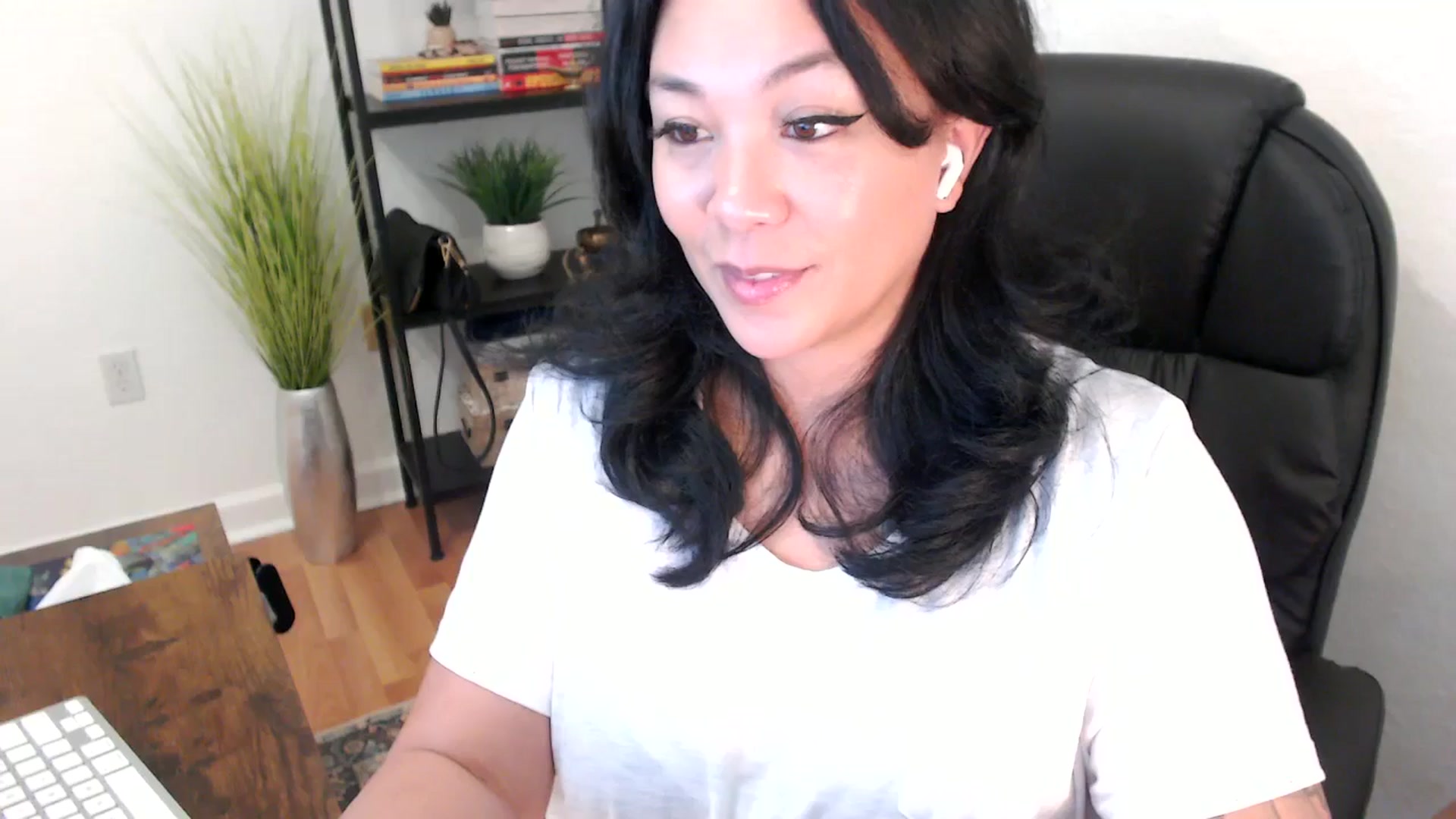 Gallery image thumbnail from MickaylaStar's myfreecams stream on, 02/03/2025, 19:20 image 8 of 20