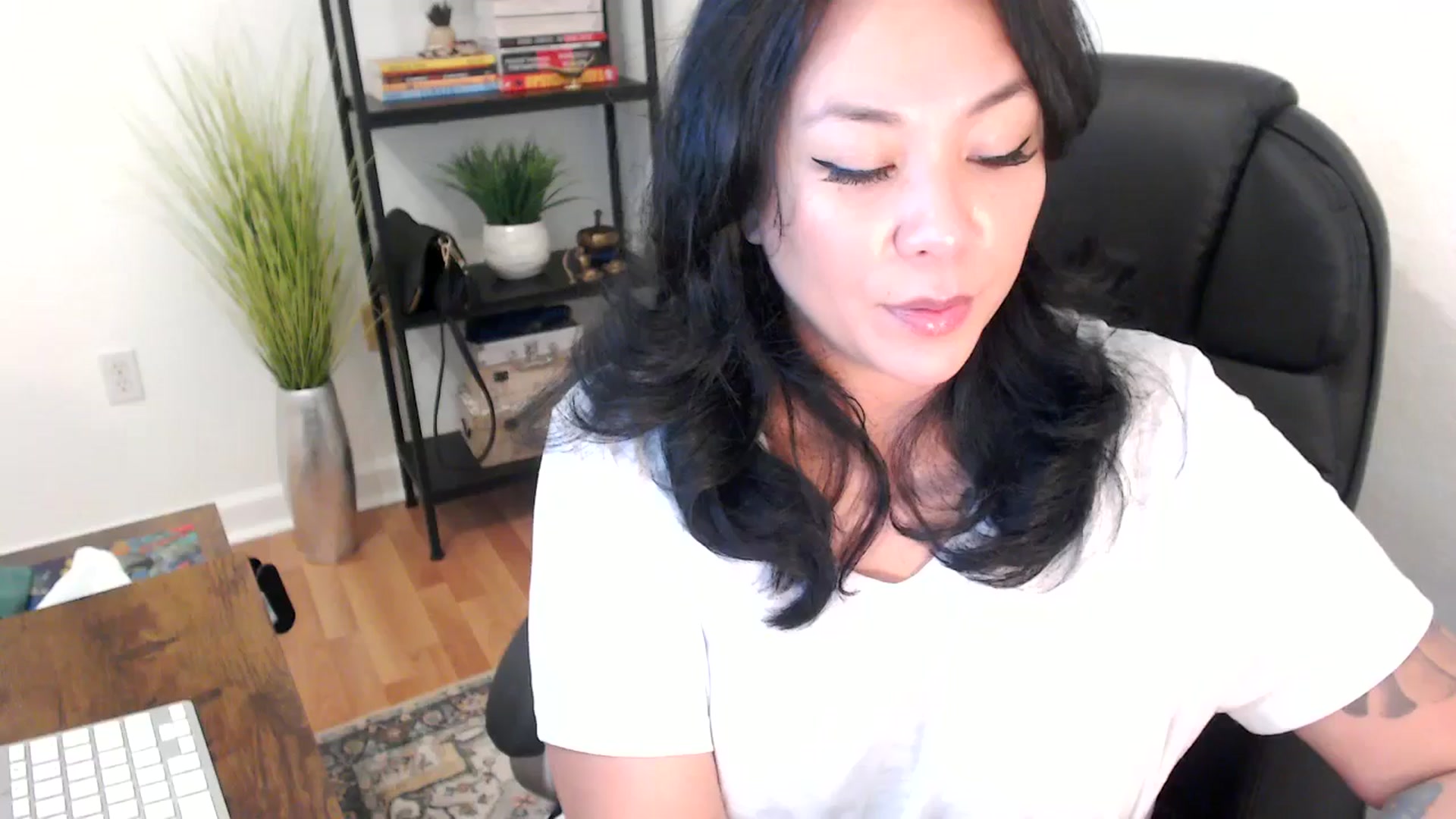 Gallery image thumbnail from MickaylaStar's myfreecams stream on, 02/03/2025, 19:20 image 5 of 20