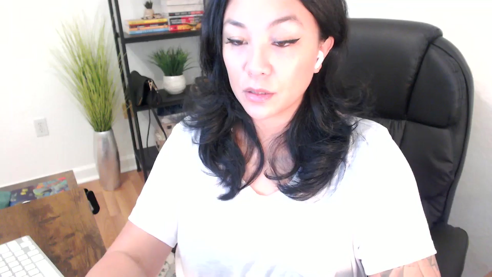 Gallery image thumbnail from MickaylaStar's myfreecams stream on, 02/03/2025, 19:20 image 11 of 20