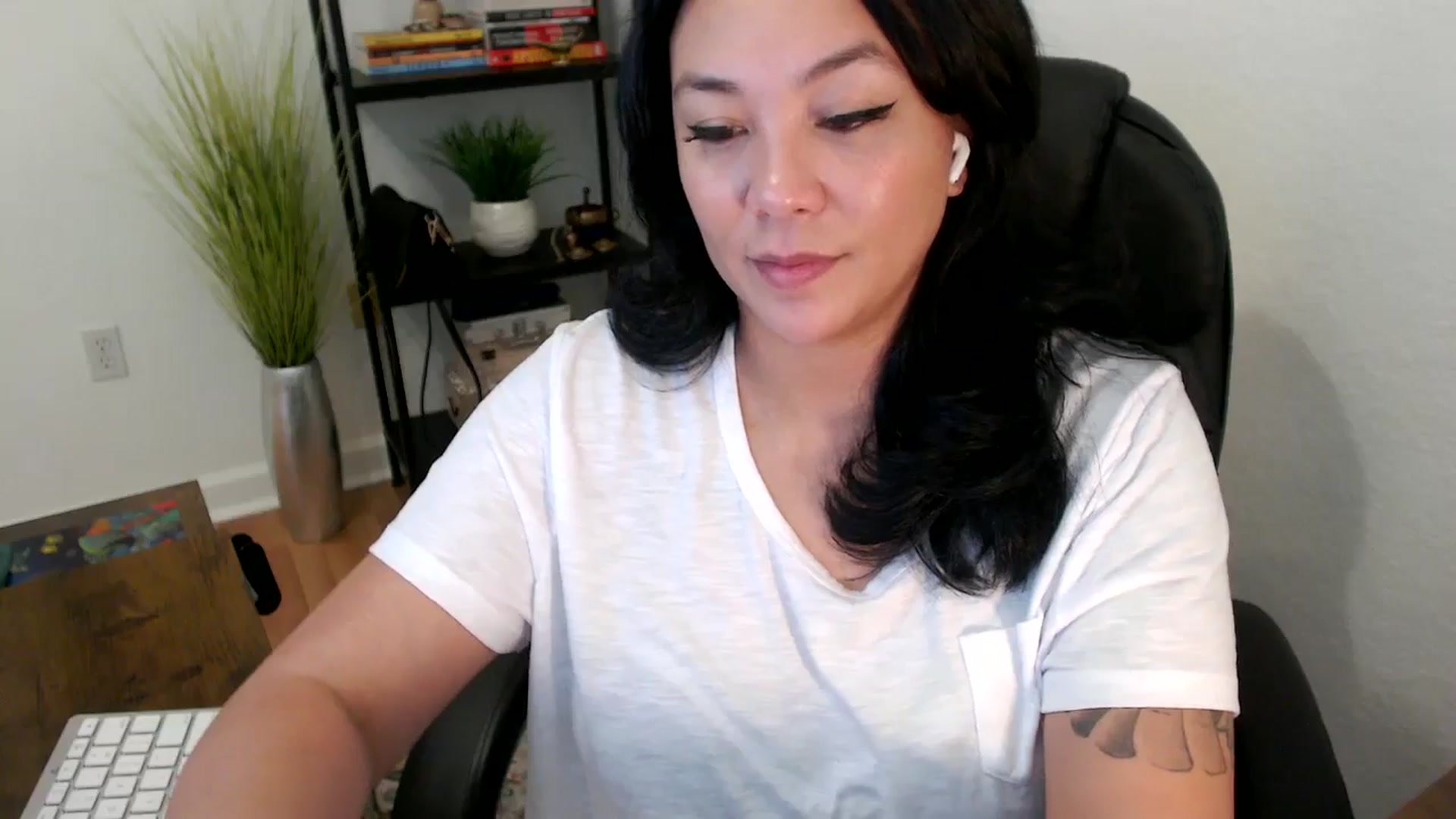 Gallery image thumbnail from MickaylaStar's myfreecams stream on, 02/03/2025, 20:58 image 12 of 20