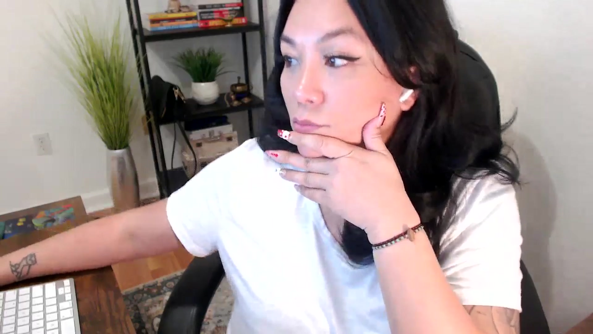 Gallery image thumbnail from MickaylaStar's myfreecams stream on, 02/03/2025, 20:58 image 8 of 20