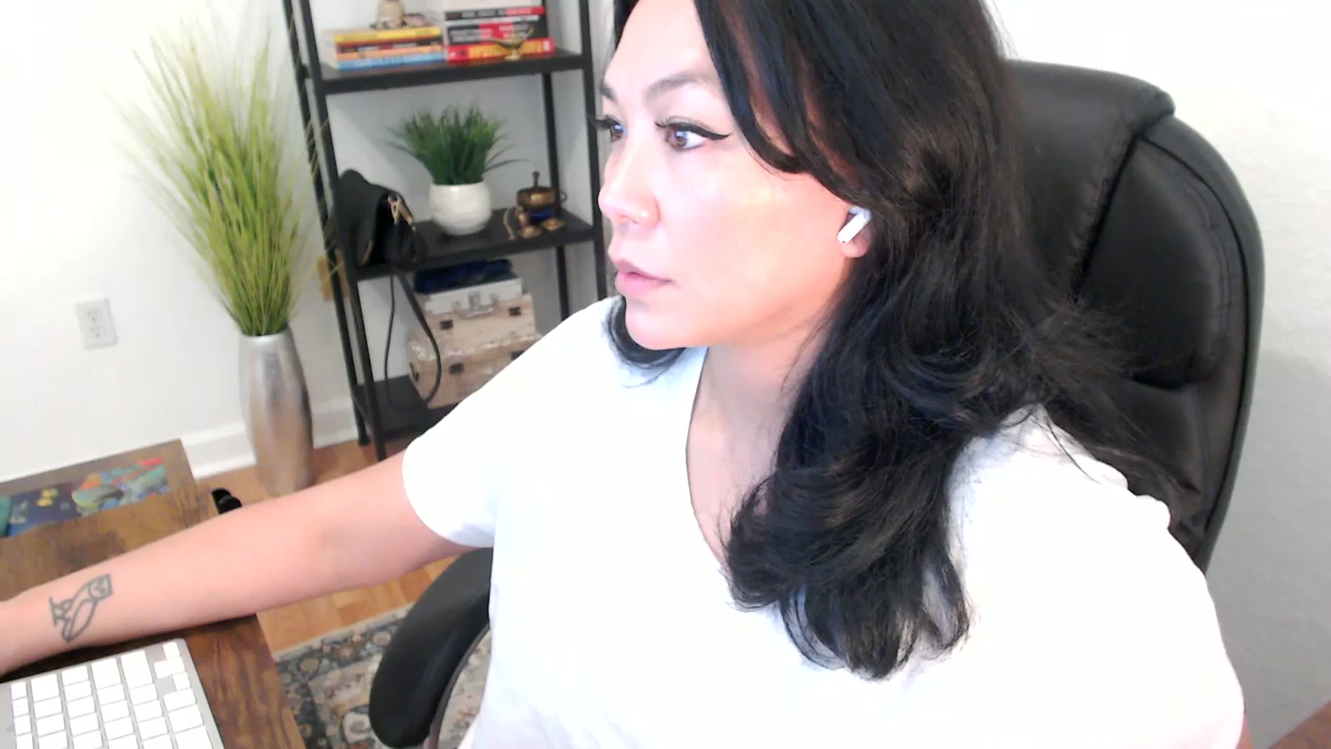 Gallery image thumbnail from MickaylaStar's myfreecams stream on, 02/03/2025, 20:58 image 15 of 20