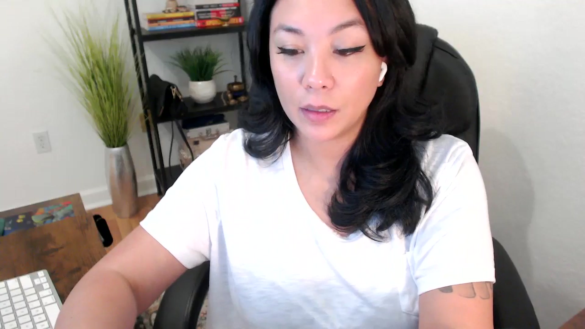 Gallery image thumbnail from MickaylaStar's myfreecams stream on, 02/03/2025, 20:58 image 17 of 20
