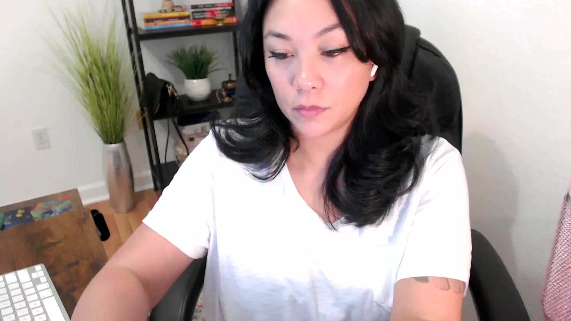 Gallery image thumbnail from MickaylaStar's myfreecams stream on, 02/03/2025, 20:58 image 20 of 20
