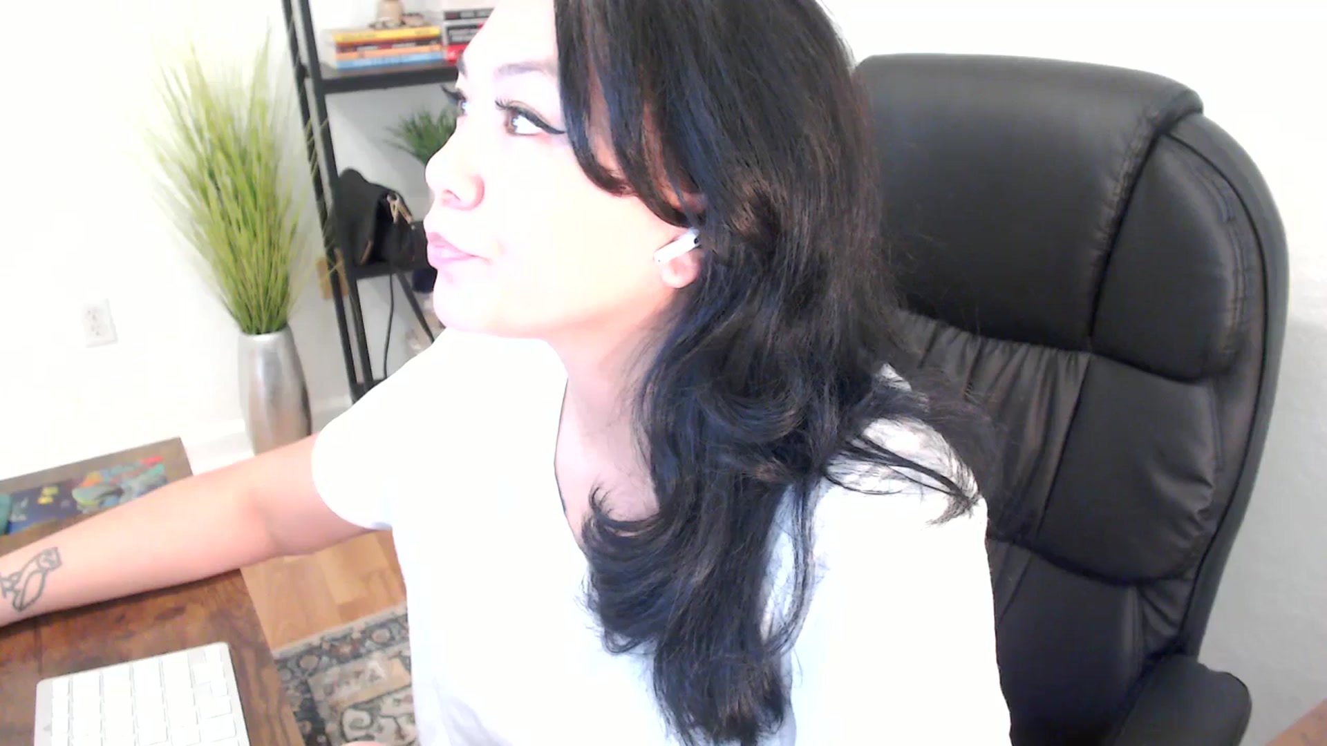 Gallery image thumbnail from MickaylaStar's myfreecams stream on, 02/03/2025, 20:58 image 5 of 20