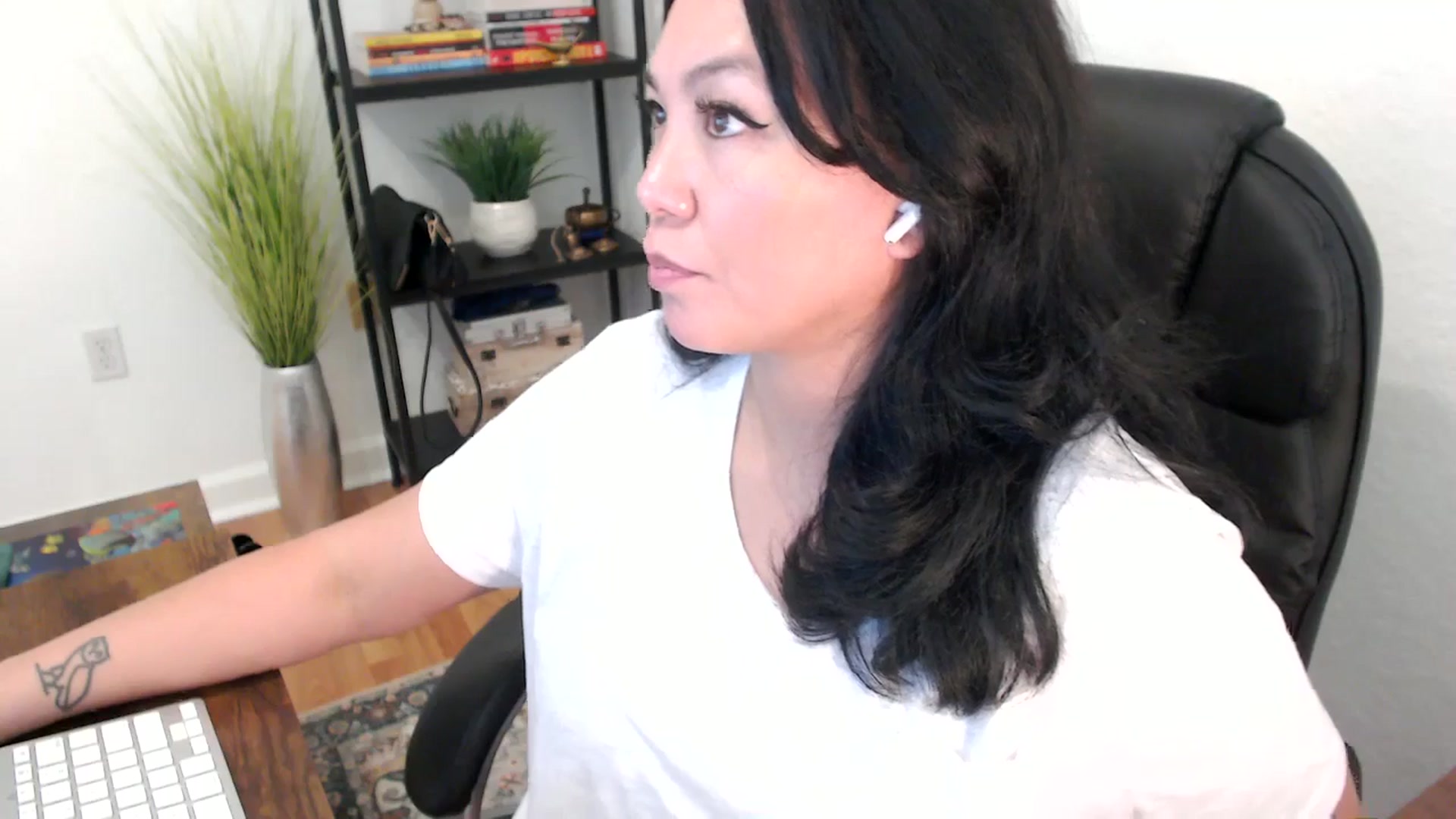Gallery image thumbnail from MickaylaStar's myfreecams stream on, 02/03/2025, 20:58 image 16 of 20