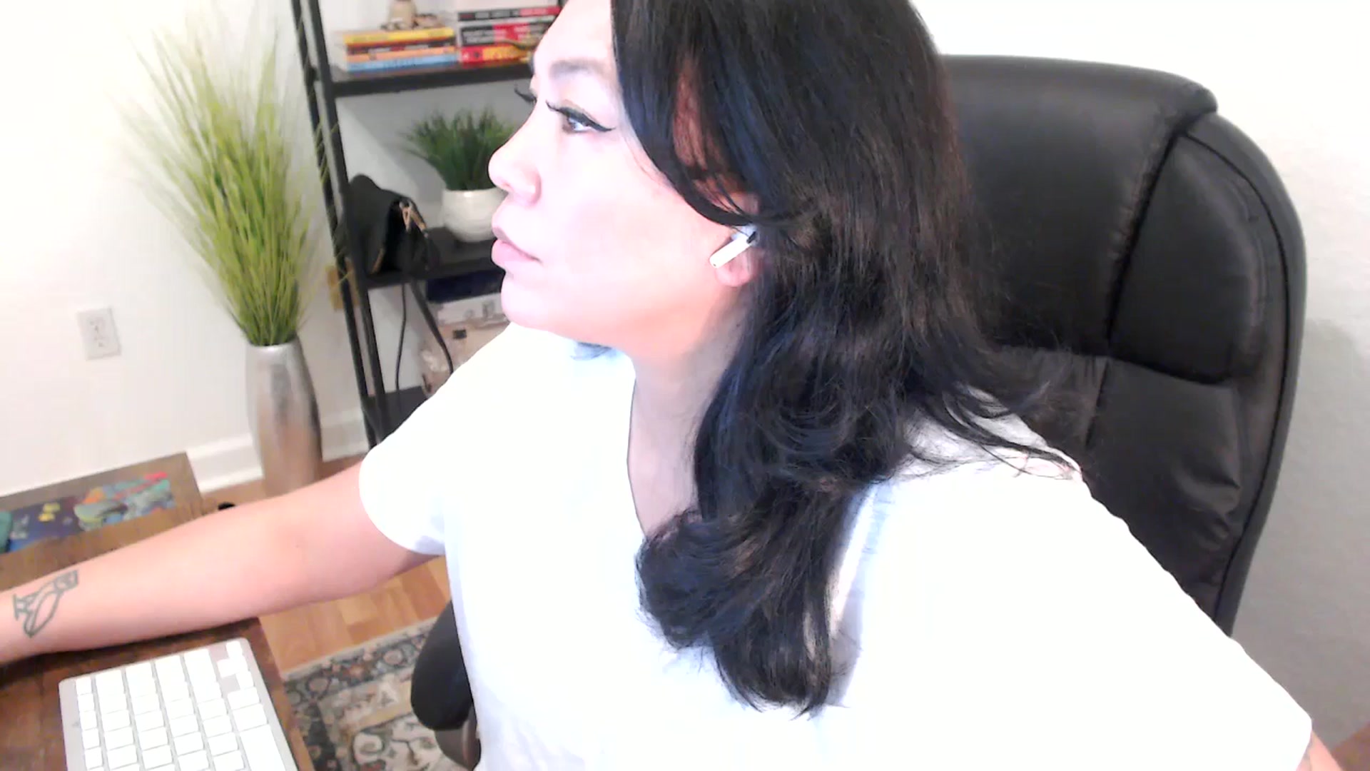 Gallery image thumbnail from MickaylaStar's myfreecams stream on, 02/03/2025, 20:58 image 9 of 20