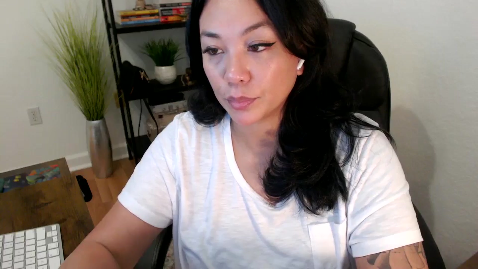 Gallery image thumbnail from MickaylaStar's myfreecams stream on, 02/03/2025, 20:58 image 7 of 20
