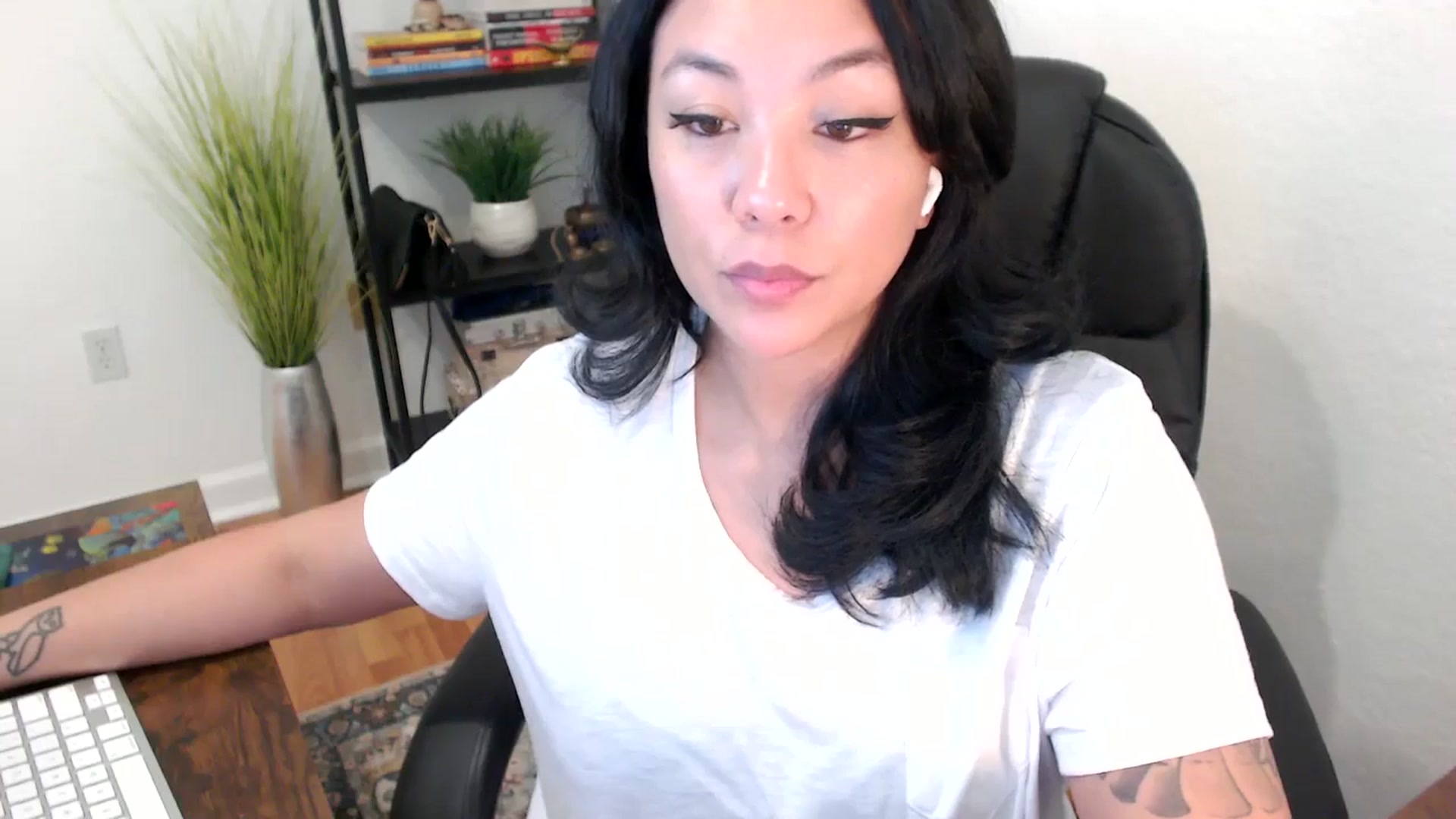 Gallery image thumbnail from MickaylaStar's myfreecams stream on, 02/03/2025, 20:58 image 18 of 20