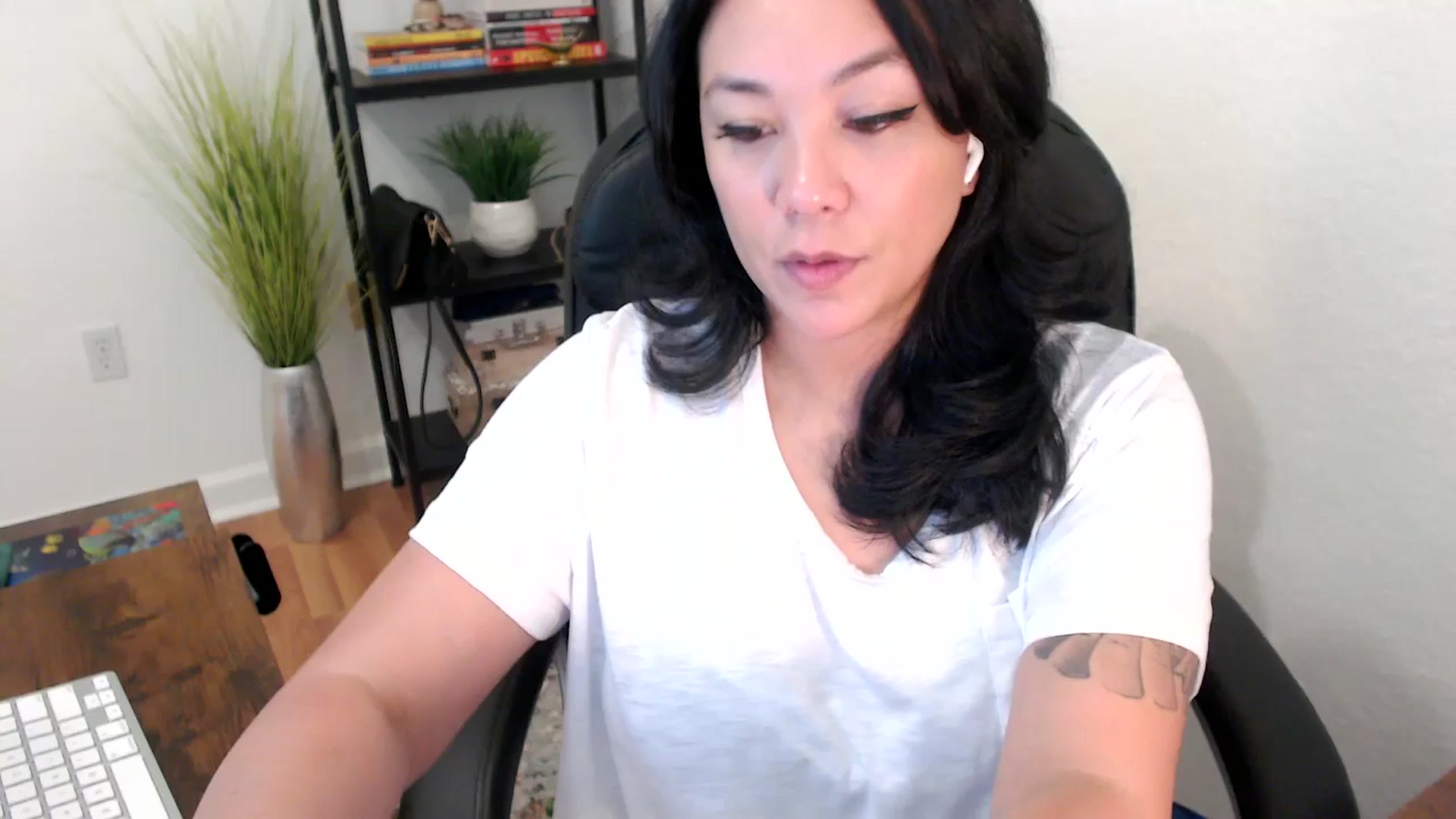 Gallery image thumbnail from MickaylaStar's myfreecams stream on, 02/03/2025, 20:58 image 19 of 20
