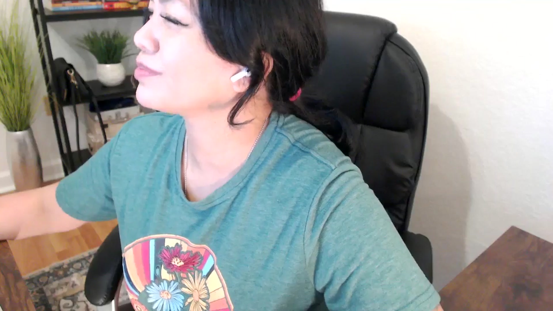 Gallery image thumbnail from MickaylaStar's myfreecams stream on, 02/04/2025, 16:52 image 12 of 20