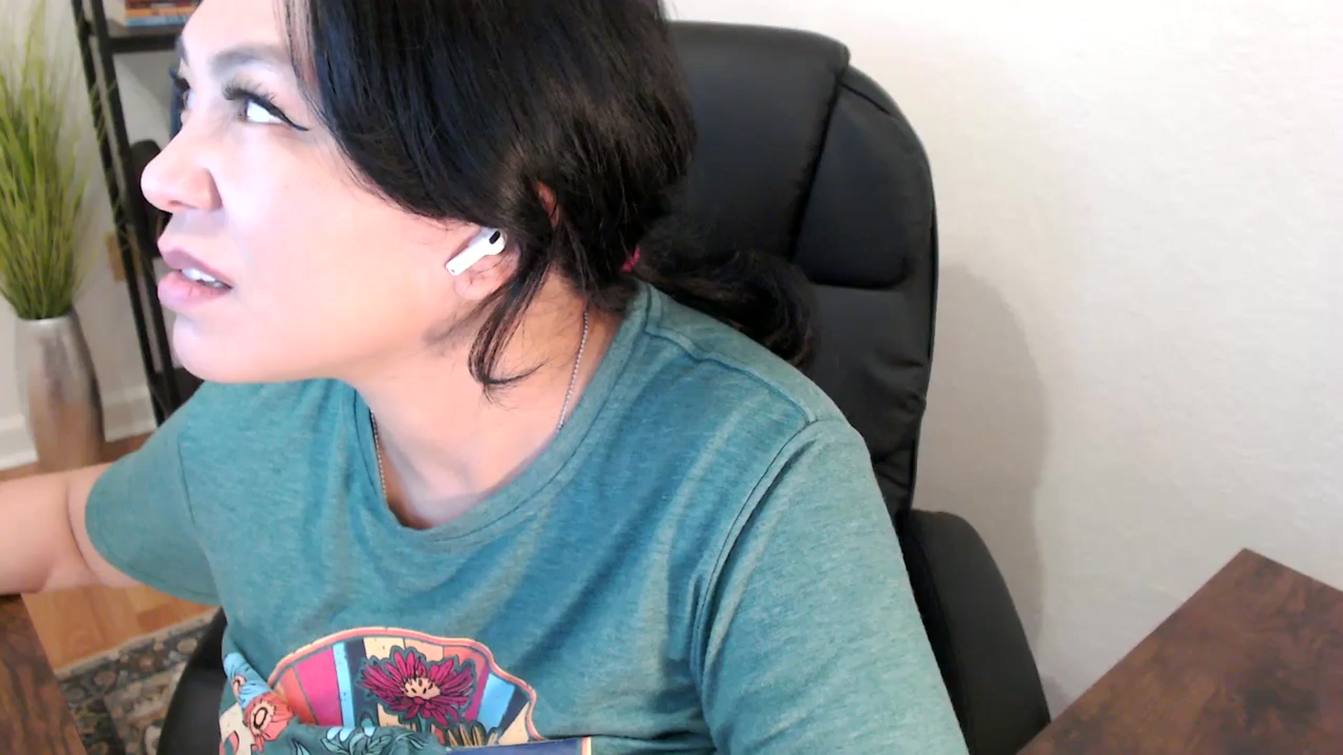Gallery image thumbnail from MickaylaStar's myfreecams stream on, 02/04/2025, 16:52 image 17 of 20