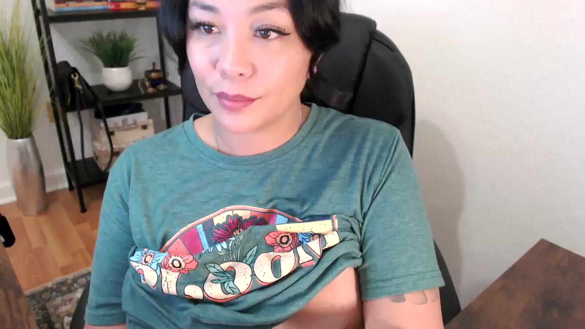 Gallery image thumbnail from MickaylaStar's myfreecams stream on, 02/04/2025, 16:52 image 1 of 20