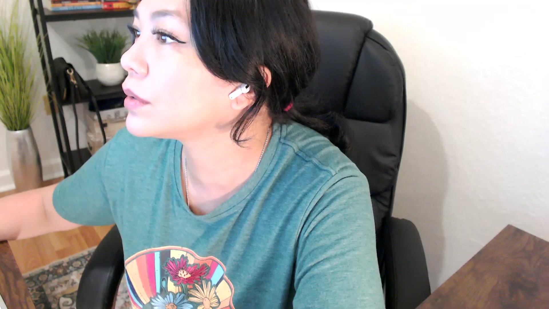 Gallery image thumbnail from MickaylaStar's myfreecams stream on, 02/04/2025, 16:52 image 9 of 20