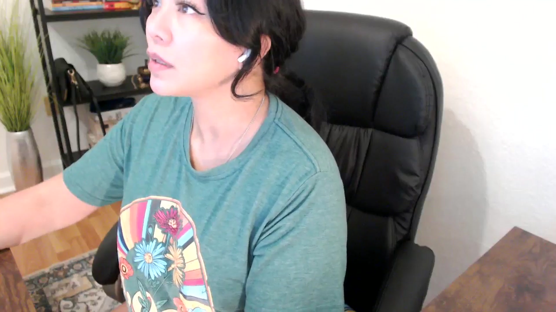 Gallery image thumbnail from MickaylaStar's myfreecams stream on, 02/04/2025, 16:52 image 14 of 20