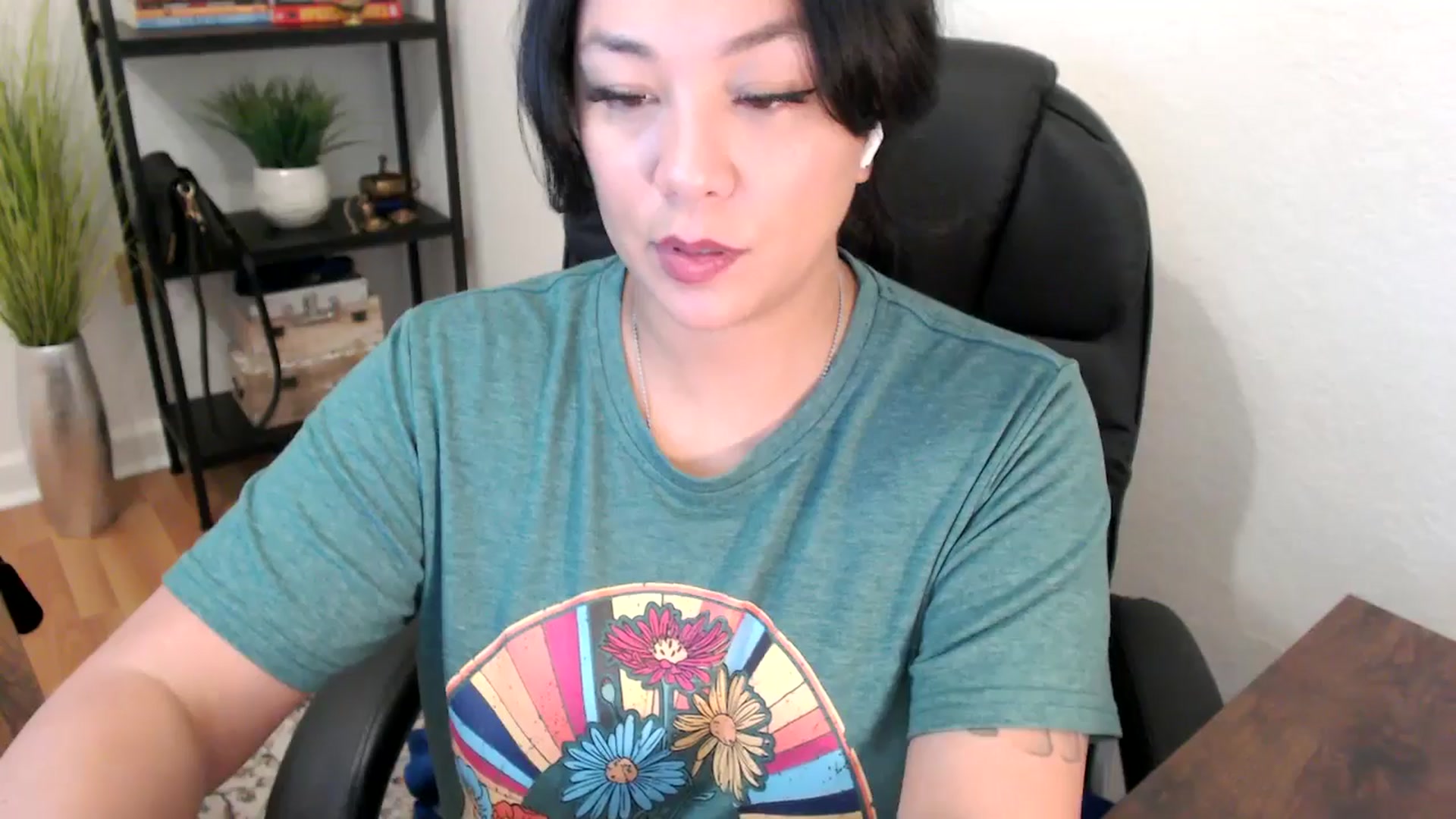 Gallery image thumbnail from MickaylaStar's myfreecams stream on, 02/04/2025, 17:39 image 14 of 20