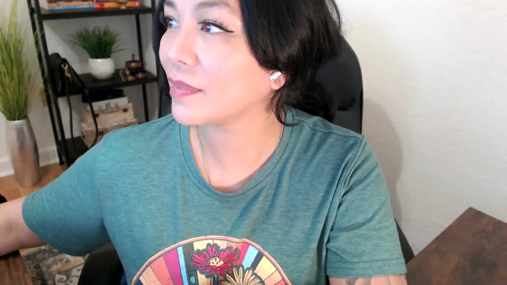 Gallery image thumbnail from MickaylaStar's myfreecams stream on, 02/04/2025, 17:39 image 8 of 20