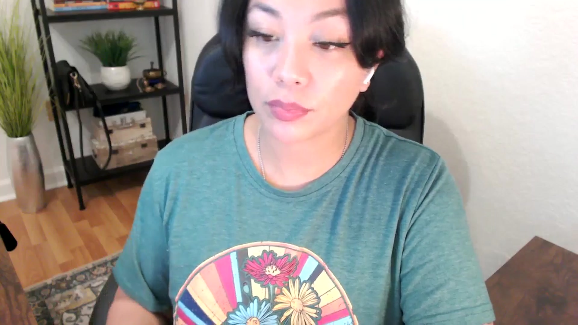 Gallery image thumbnail from MickaylaStar's myfreecams stream on, 02/04/2025, 17:39 image 7 of 20
