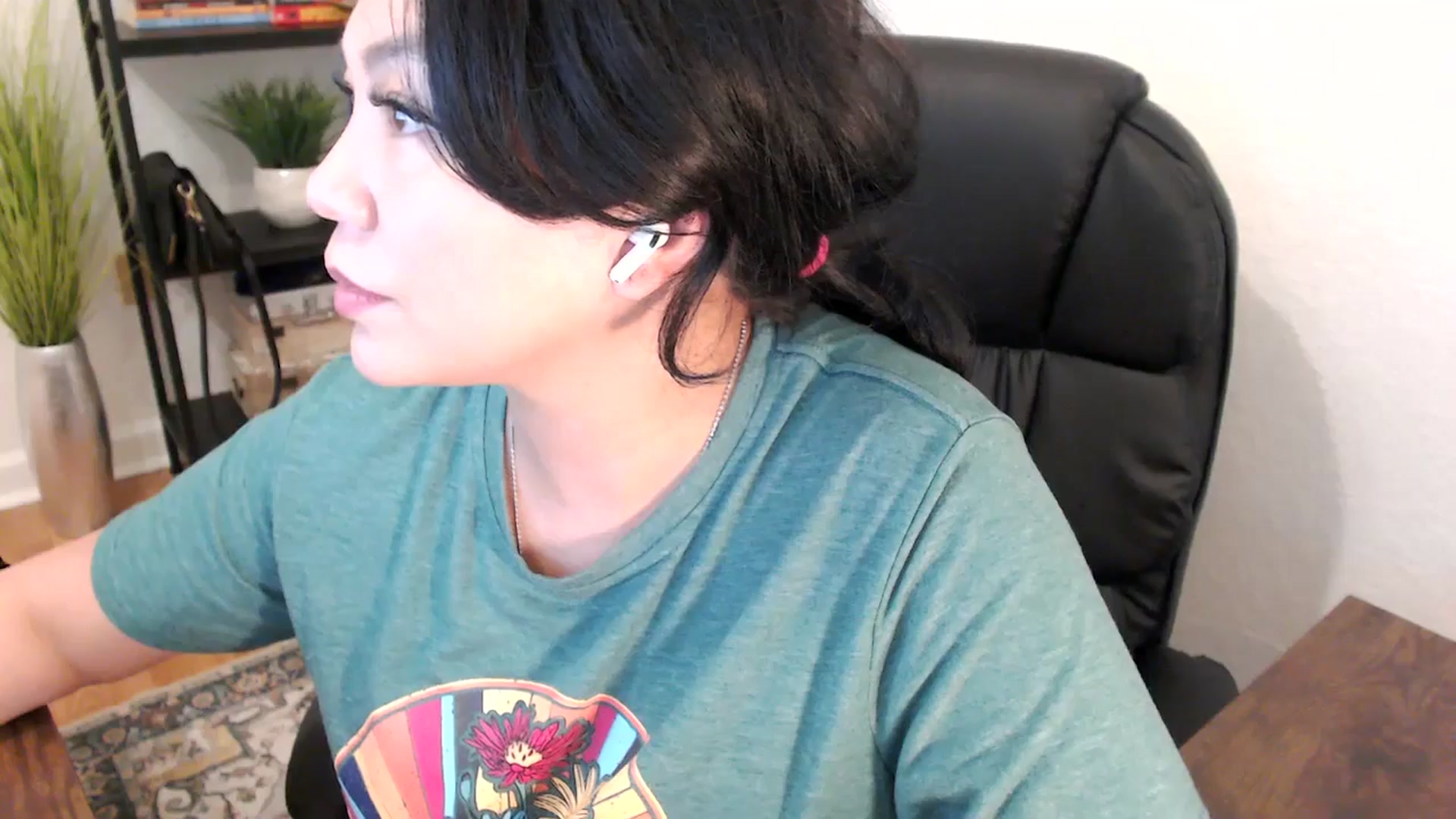 Gallery image thumbnail from MickaylaStar's myfreecams stream on, 02/04/2025, 17:39 image 16 of 20