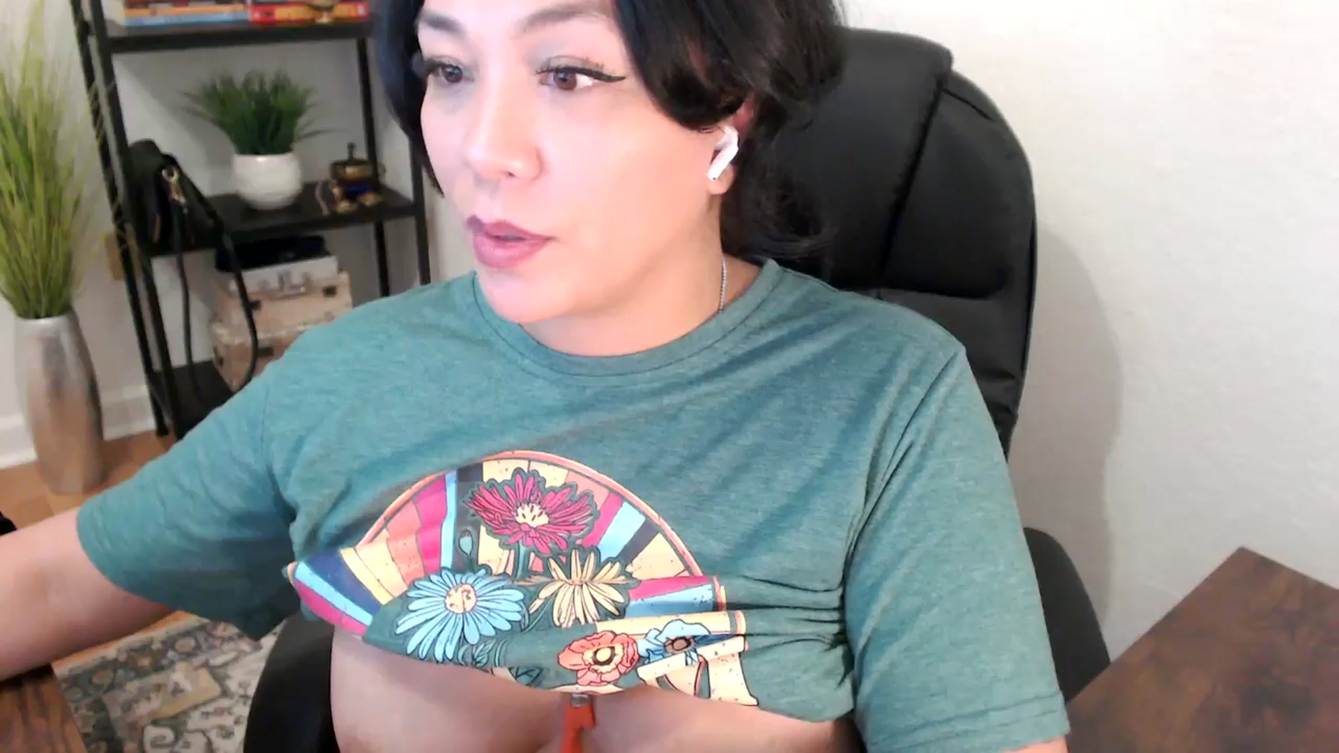Gallery image thumbnail from MickaylaStar's myfreecams stream on, 02/04/2025, 17:58 image 8 of 20