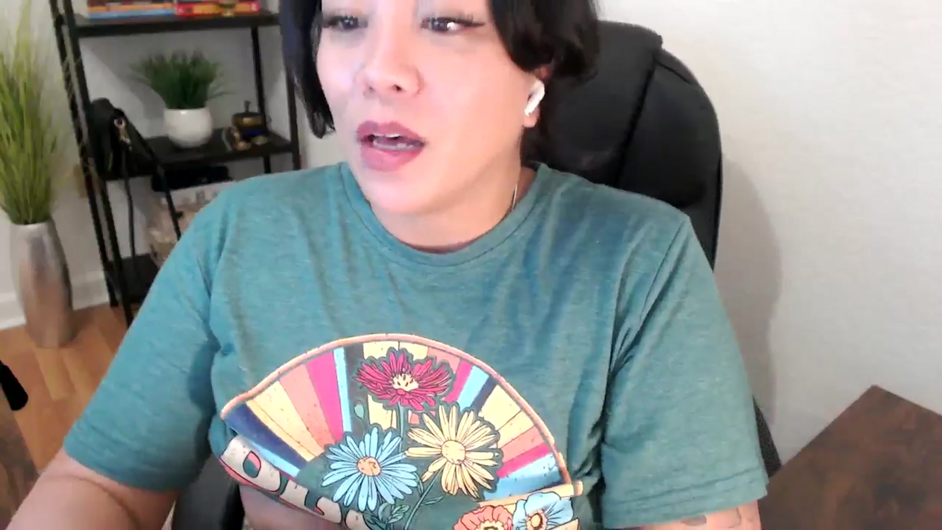 Gallery image thumbnail from MickaylaStar's myfreecams stream on, 02/04/2025, 17:58 image 5 of 20