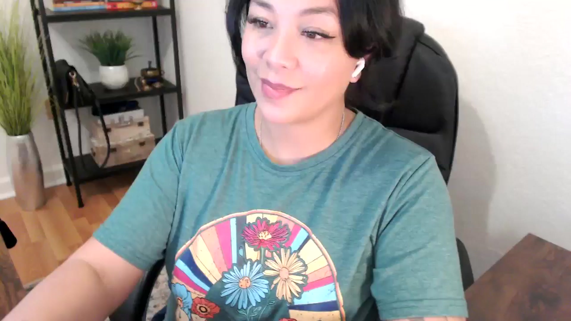 Gallery image thumbnail from MickaylaStar's myfreecams stream on, 02/04/2025, 17:58 image 18 of 20