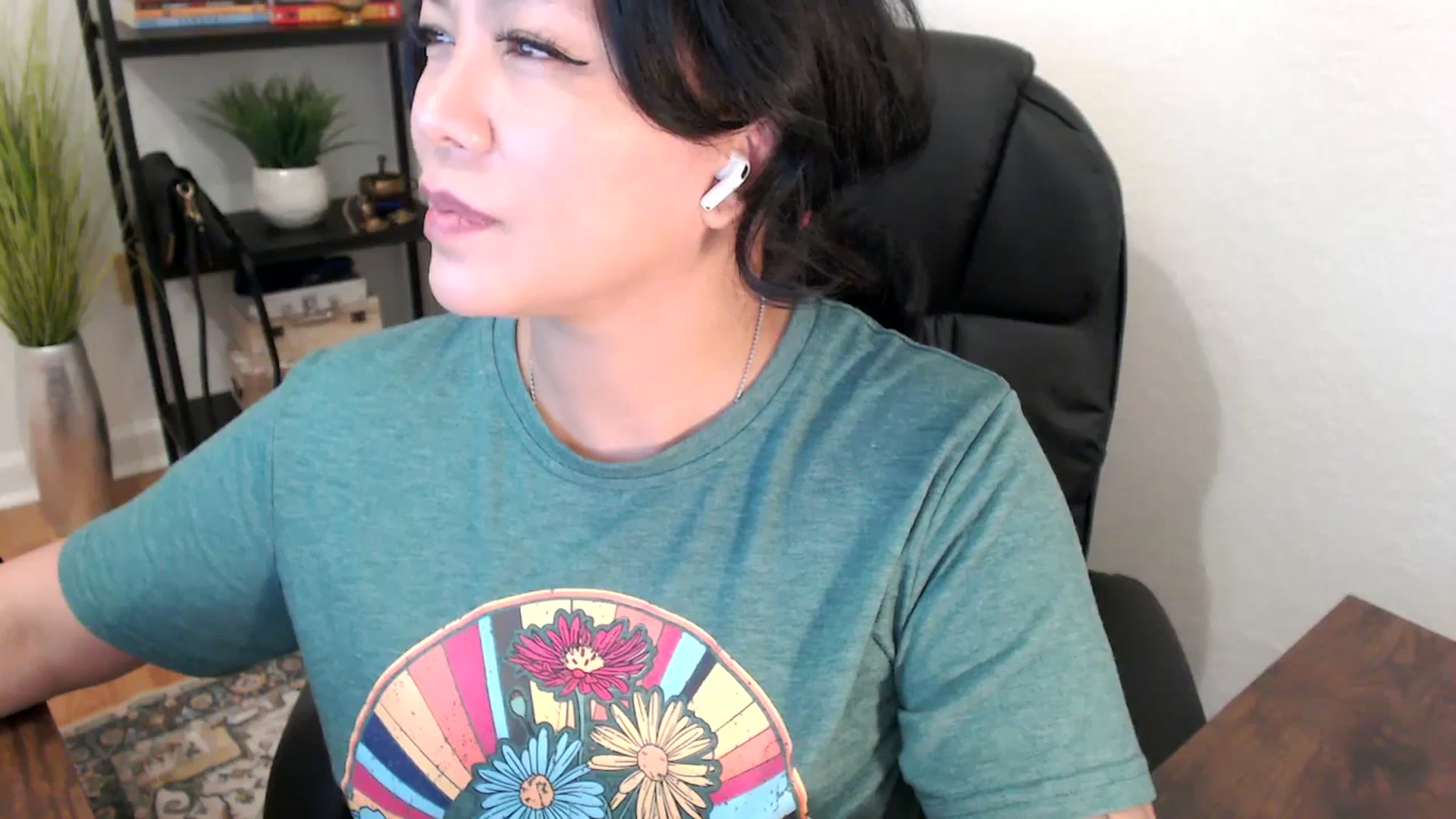 Gallery image thumbnail from MickaylaStar's myfreecams stream on, 02/04/2025, 17:58 image 17 of 20