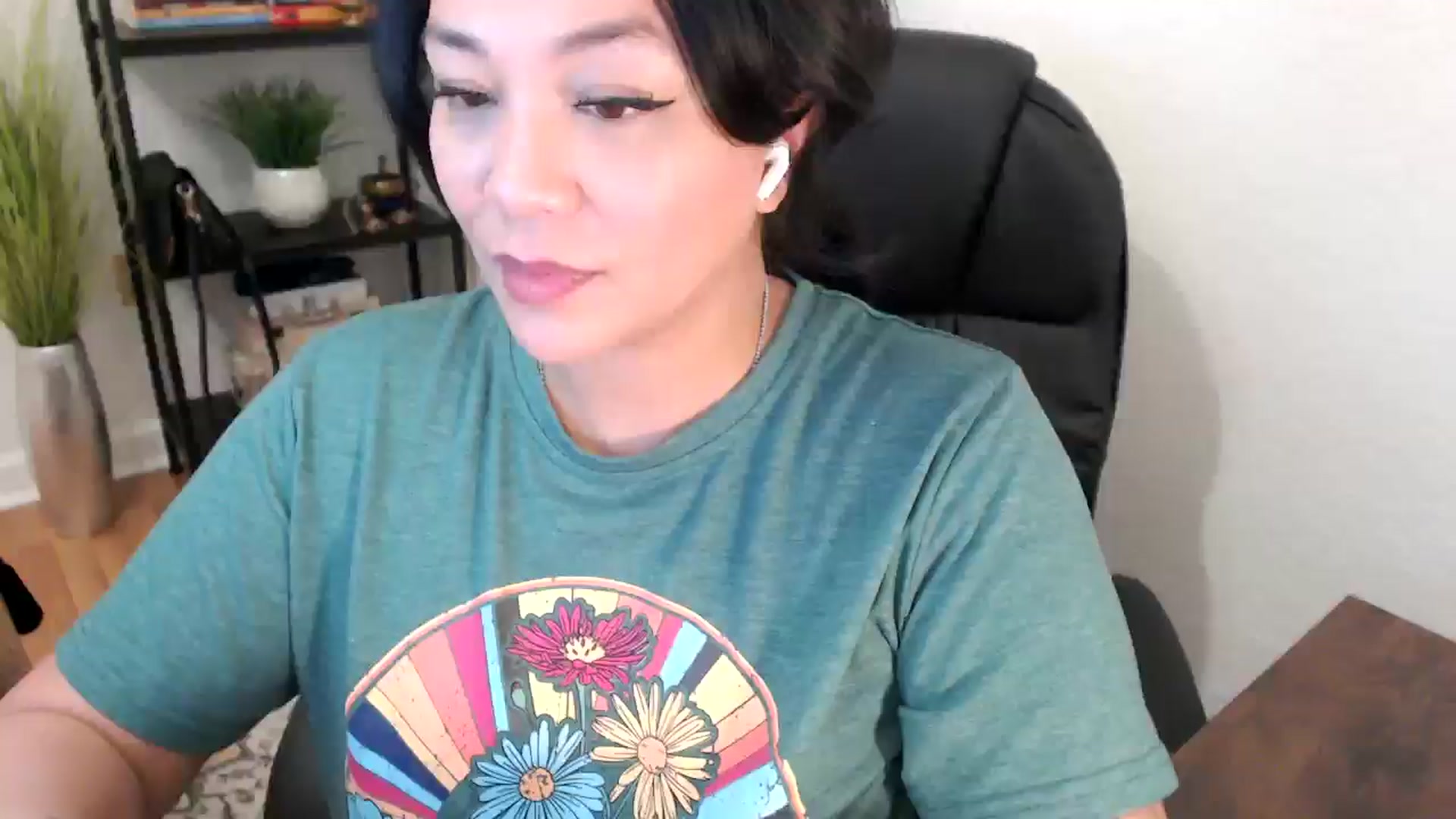 Gallery image thumbnail from MickaylaStar's myfreecams stream on, 02/04/2025, 17:58 image 16 of 20