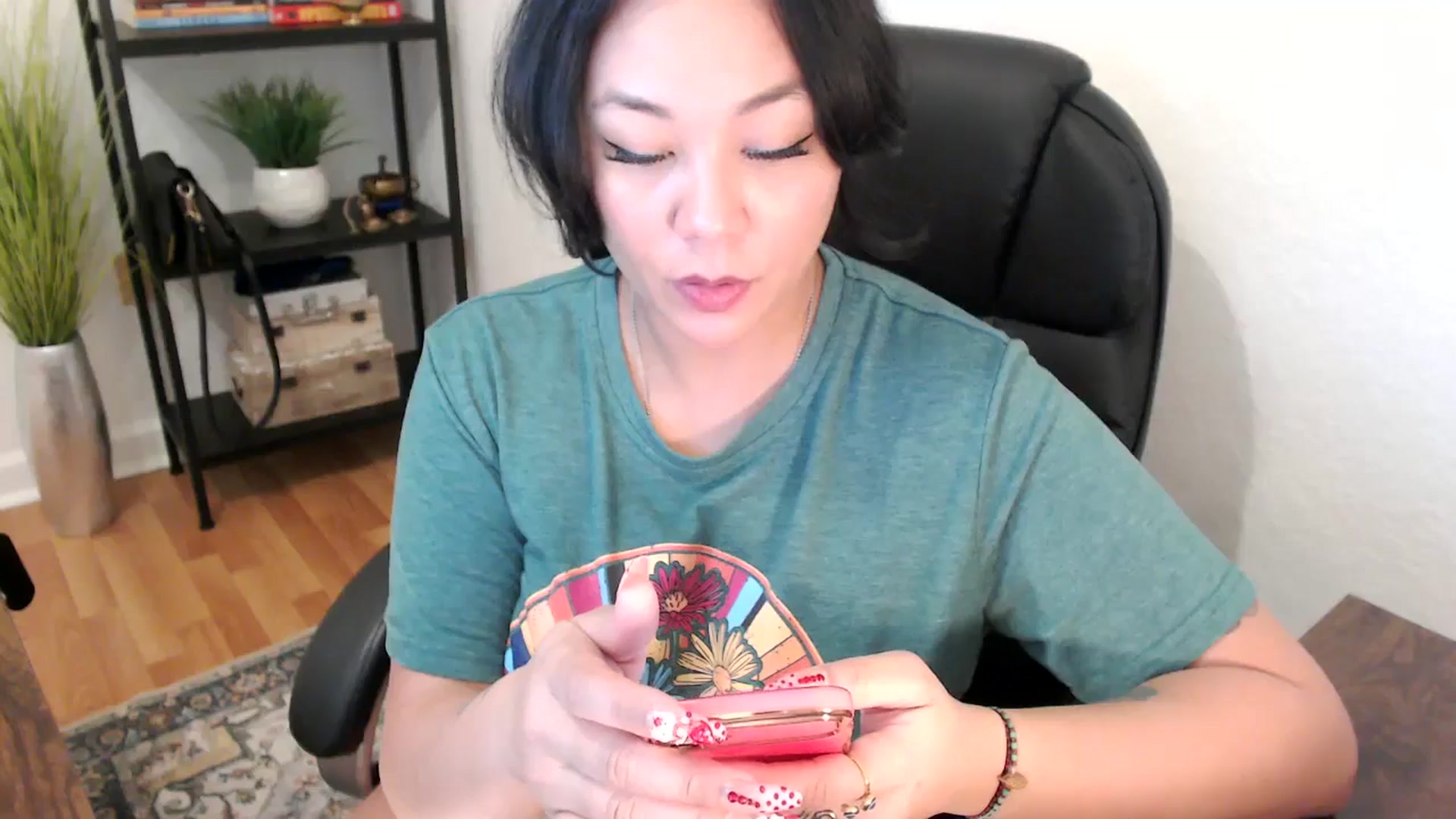 Gallery image thumbnail from MickaylaStar's myfreecams stream on, 02/04/2025, 18:29 image 18 of 20