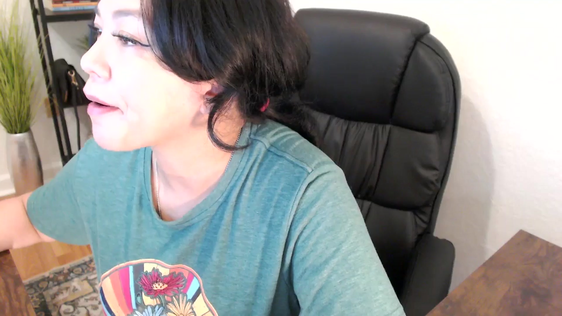 Gallery image thumbnail from MickaylaStar's myfreecams stream on, 02/04/2025, 18:29 image 20 of 20