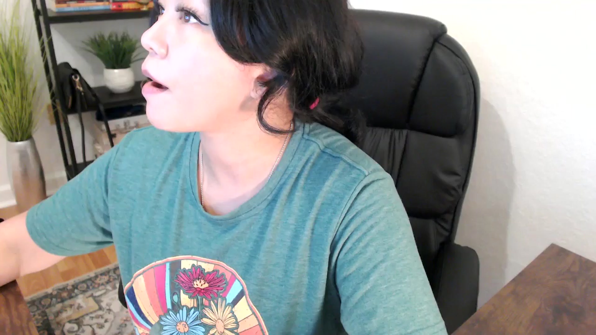 Gallery image thumbnail from MickaylaStar's myfreecams stream on, 02/04/2025, 18:29 image 15 of 20