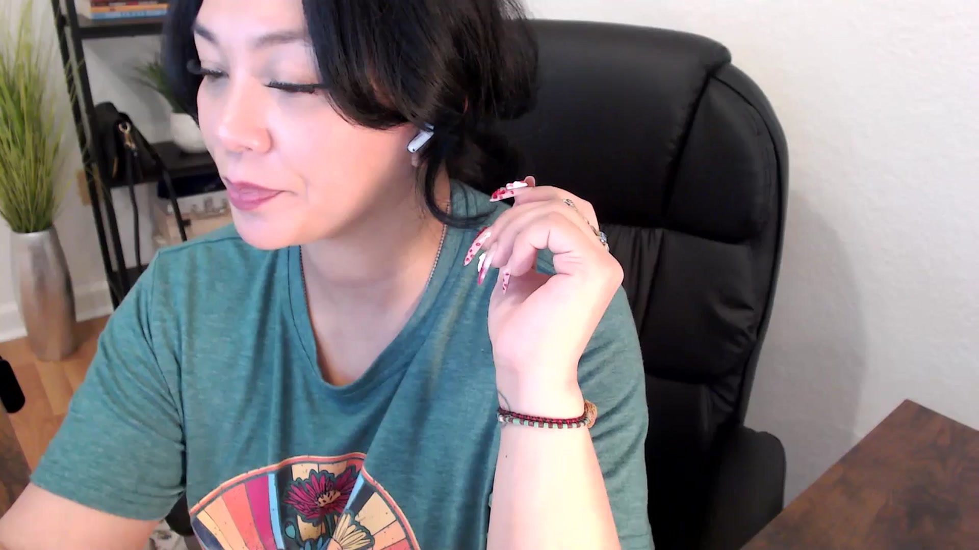 Gallery image thumbnail from MickaylaStar's myfreecams stream on, 02/04/2025, 20:12 image 1 of 20