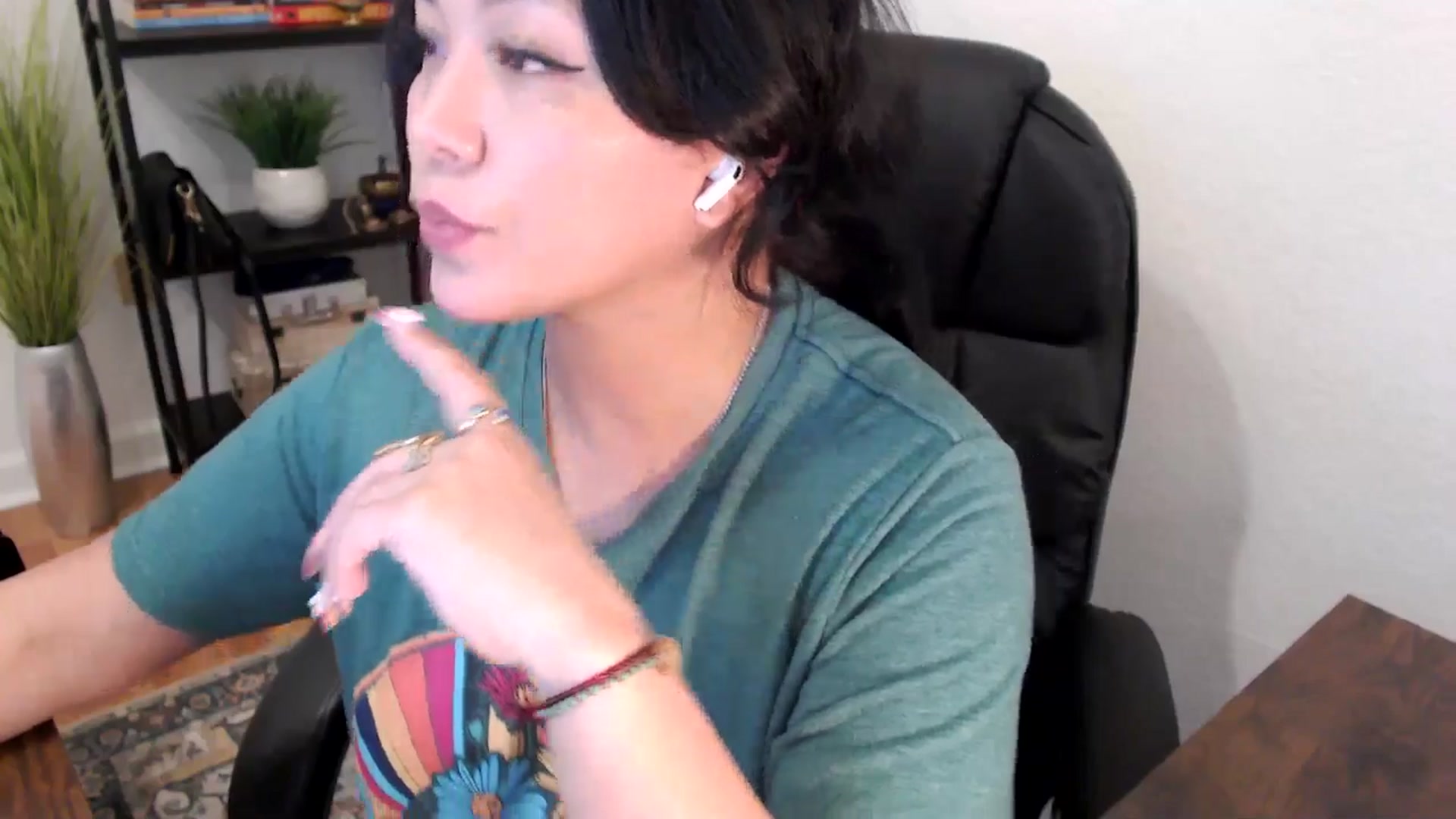 Gallery image thumbnail from MickaylaStar's myfreecams stream on, 02/04/2025, 20:12 image 11 of 20
