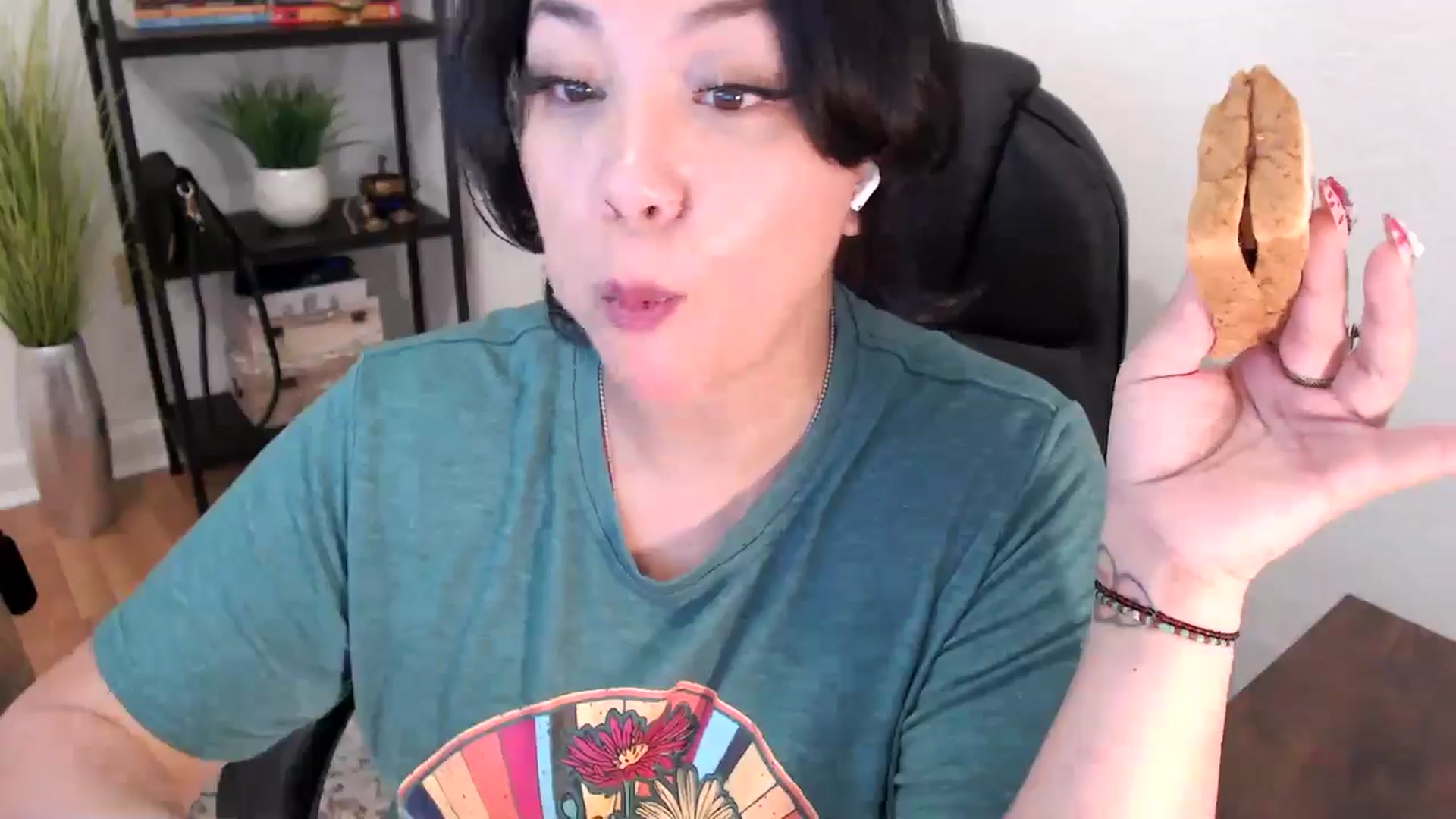 Gallery image thumbnail from MickaylaStar's myfreecams stream on, 02/04/2025, 20:12 image 2 of 20