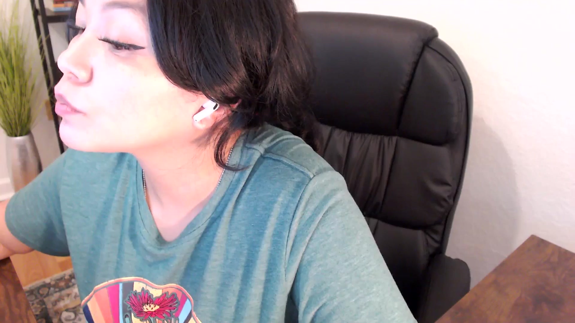 Gallery image thumbnail from MickaylaStar's myfreecams stream on, 02/04/2025, 20:12 image 10 of 20