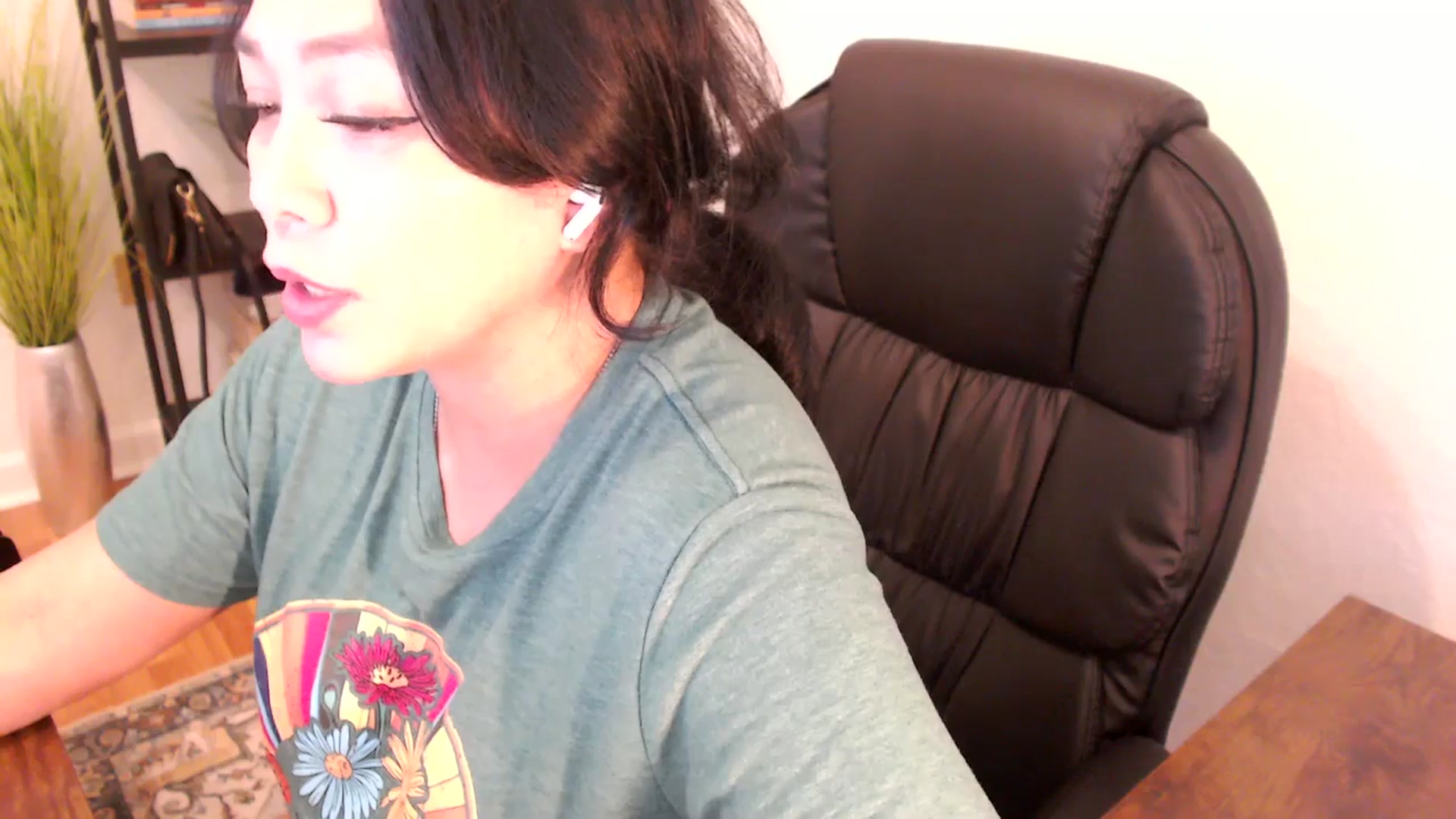 Gallery image thumbnail from MickaylaStar's myfreecams stream on, 02/04/2025, 20:12 image 15 of 20