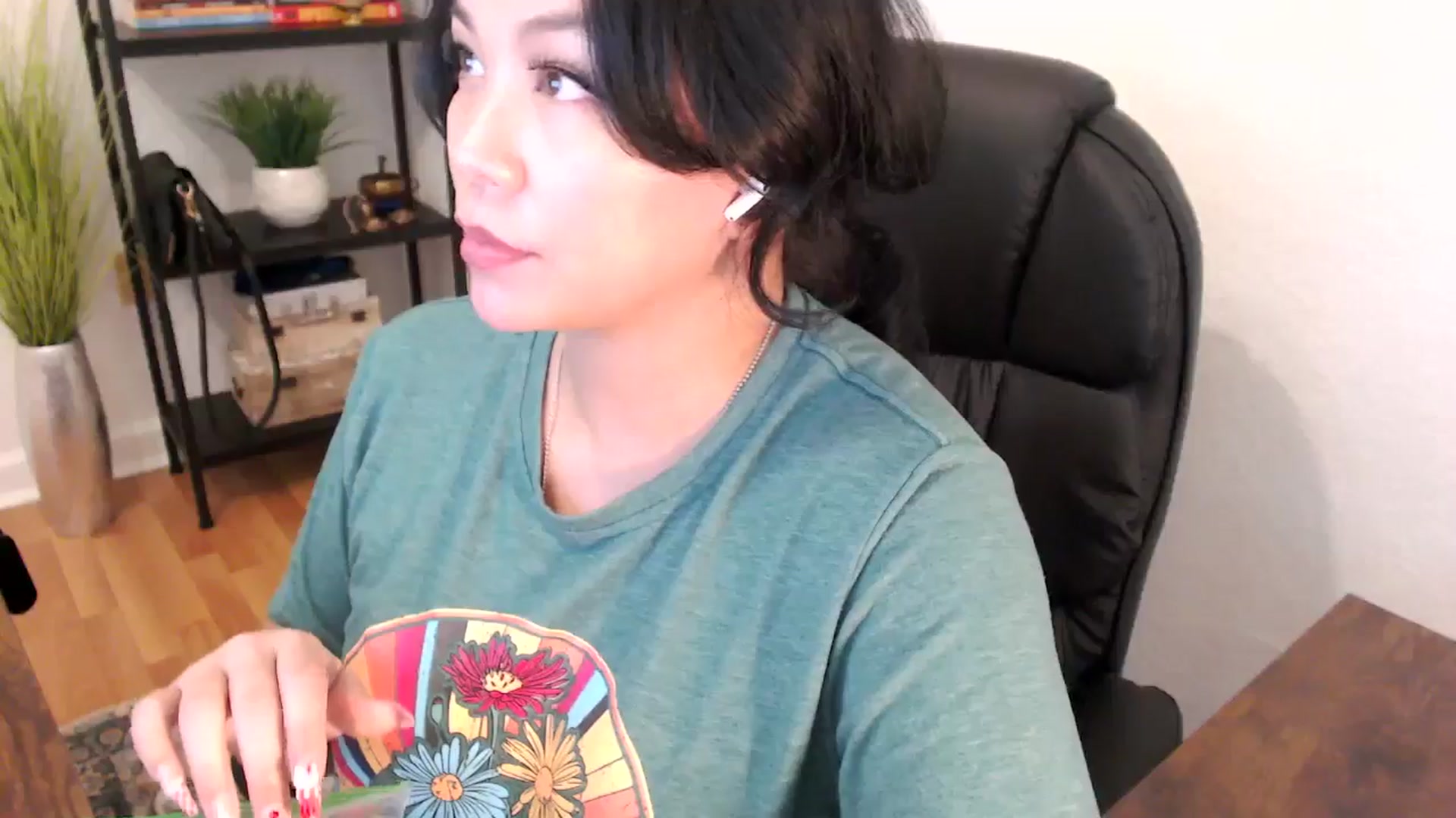 Gallery image thumbnail from MickaylaStar's myfreecams stream on, 02/04/2025, 20:12 image 7 of 20
