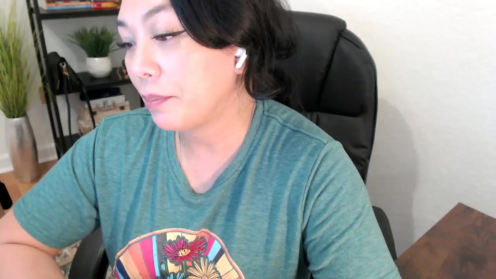 Gallery image thumbnail from MickaylaStar's myfreecams stream on, 02/04/2025, 20:12 image 16 of 20