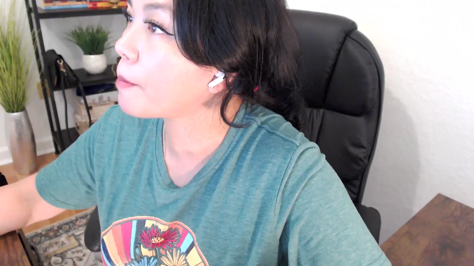 Gallery image thumbnail from MickaylaStar's myfreecams stream on, 02/04/2025, 20:56 image 10 of 20