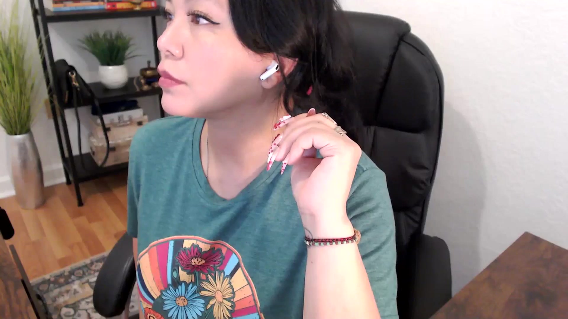 Gallery image thumbnail from MickaylaStar's myfreecams stream on, 02/04/2025, 20:56 image 4 of 20