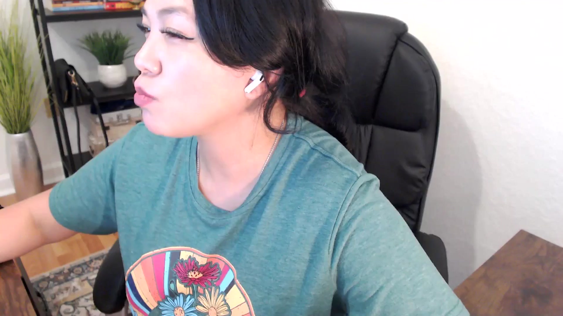Gallery image thumbnail from MickaylaStar's myfreecams stream on, 02/04/2025, 20:56 image 1 of 20