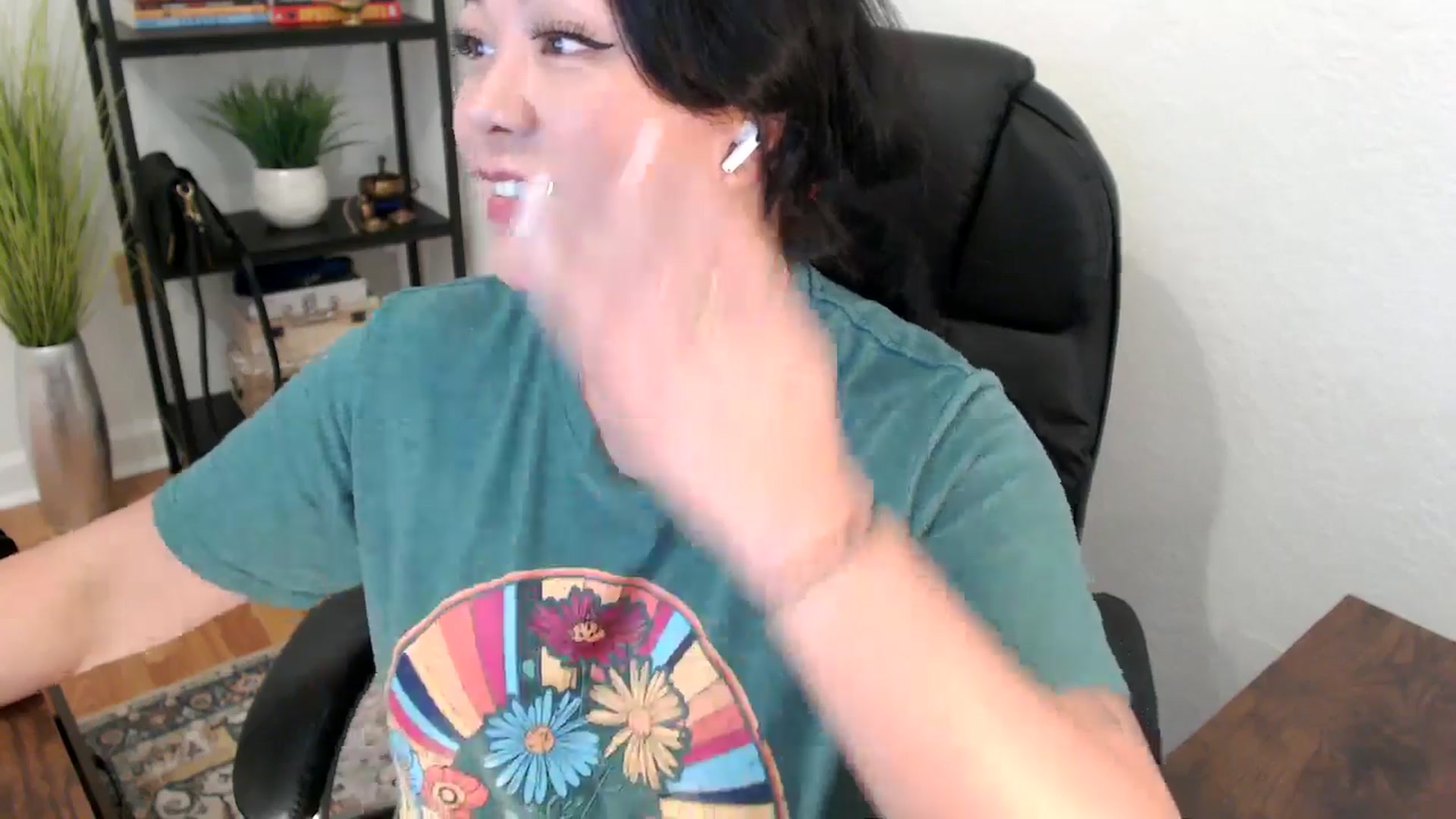 Gallery image thumbnail from MickaylaStar's myfreecams stream on, 02/04/2025, 20:56 image 7 of 20