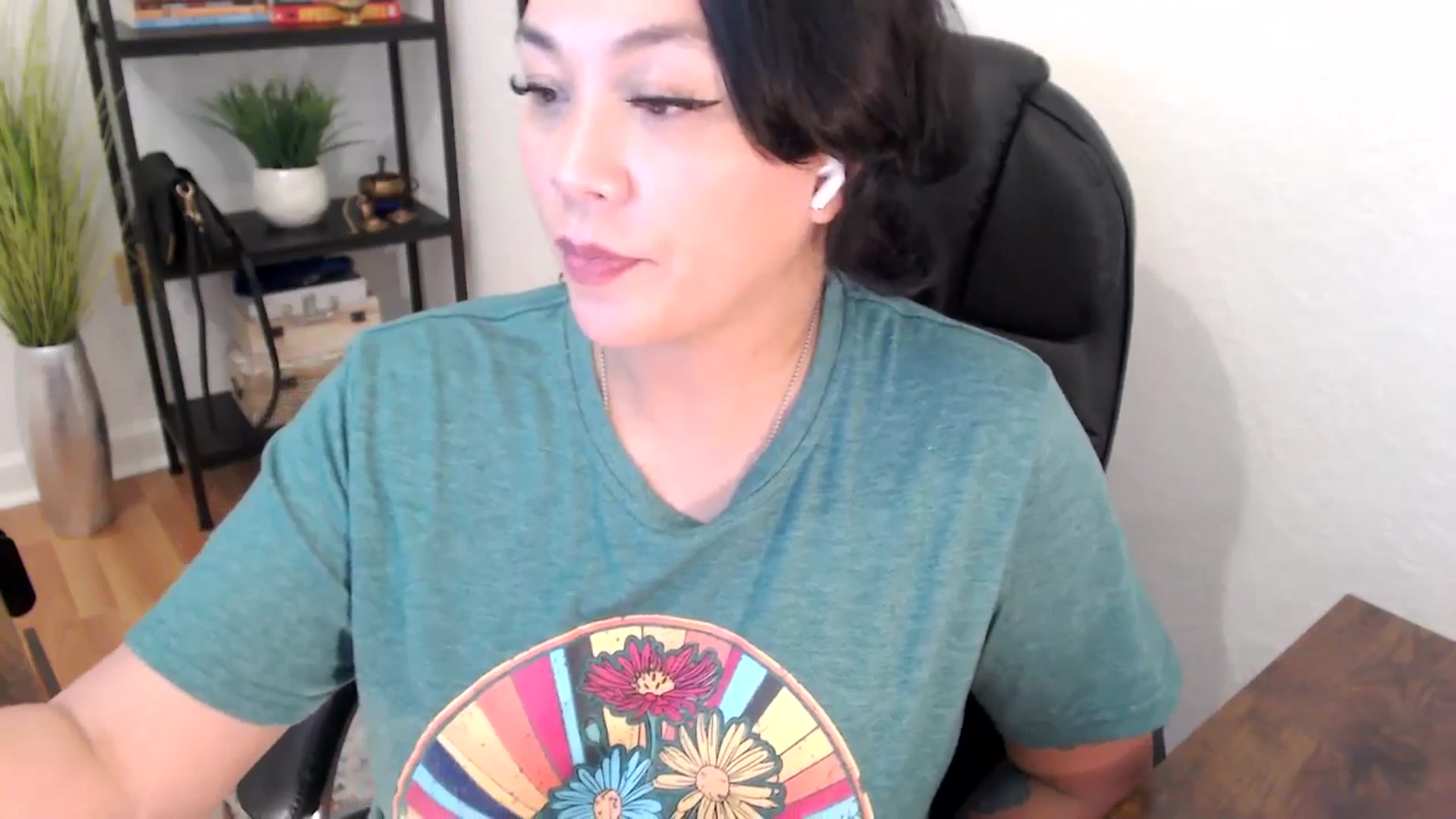 Gallery image thumbnail from MickaylaStar's myfreecams stream on, 02/04/2025, 20:56 image 14 of 20