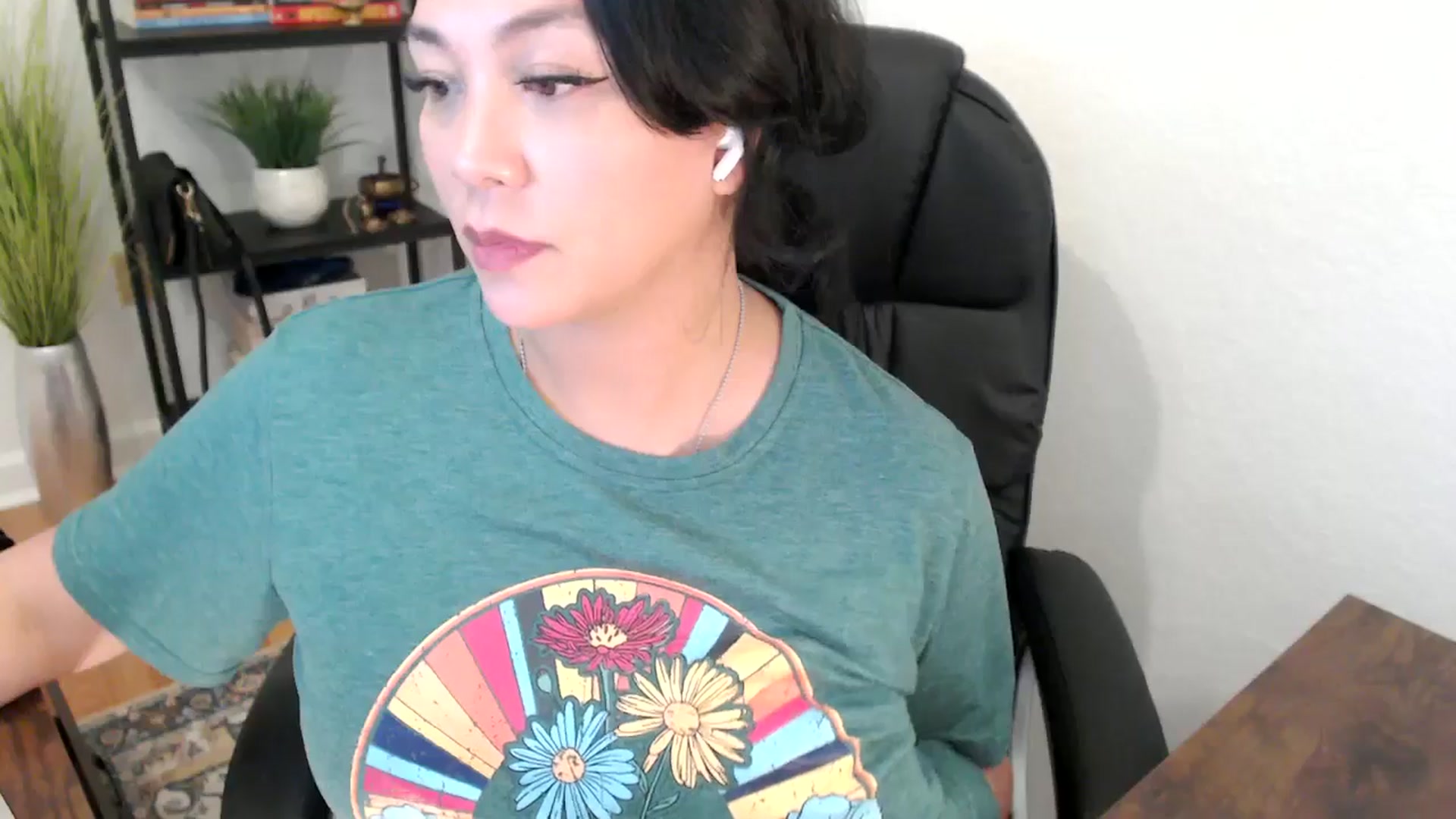 Gallery image thumbnail from MickaylaStar's myfreecams stream on, 02/04/2025, 20:56 image 17 of 20