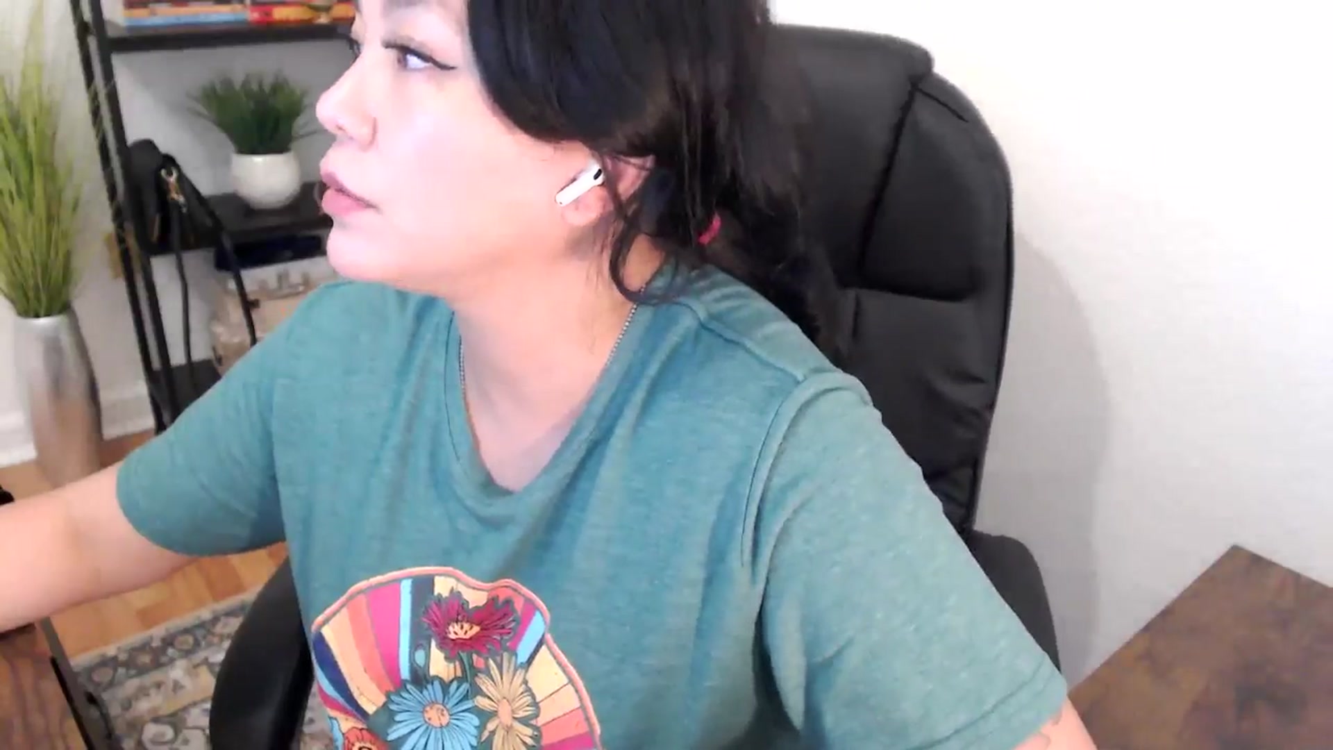 Gallery image thumbnail from MickaylaStar's myfreecams stream on, 02/04/2025, 20:56 image 3 of 20