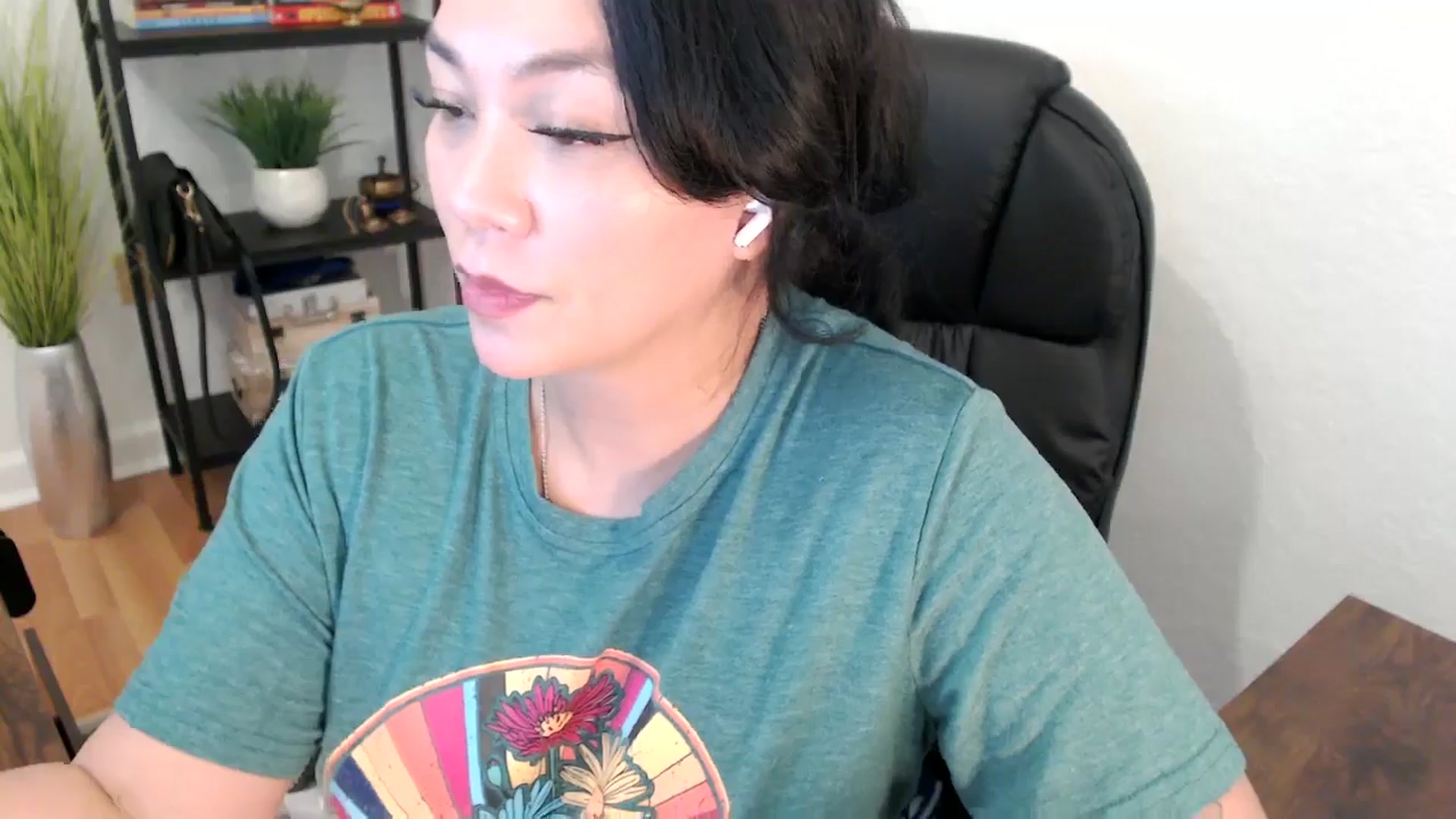Gallery image thumbnail from MickaylaStar's myfreecams stream on, 02/04/2025, 20:56 image 20 of 20