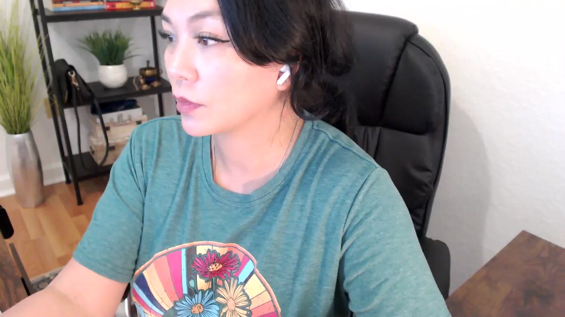 Gallery image thumbnail from MickaylaStar's myfreecams stream on, 02/04/2025, 20:56 image 19 of 20